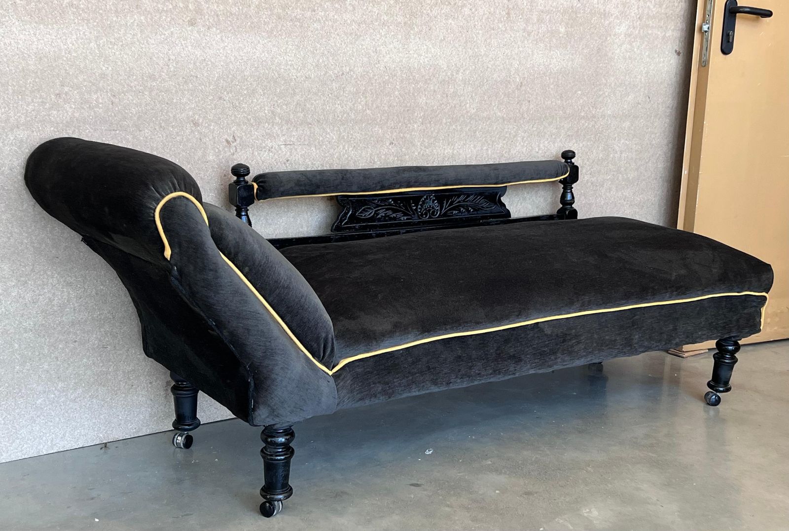 Méridienne convertible italienne Art déco en velours noir photo Mobilier