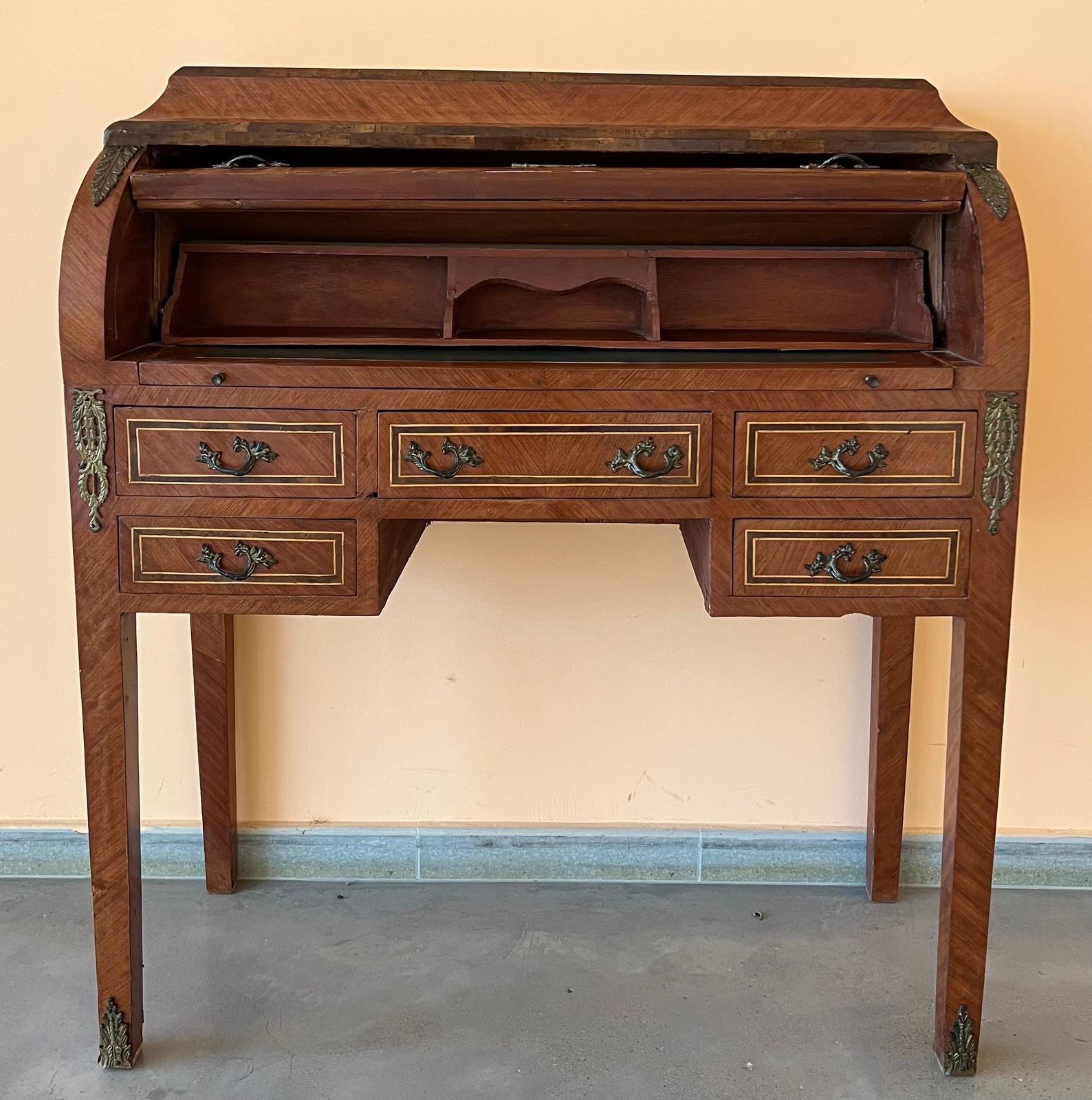 Bureau cylindre de style Sheraton Revival en marqueterie, vers 1890 photo vinterior