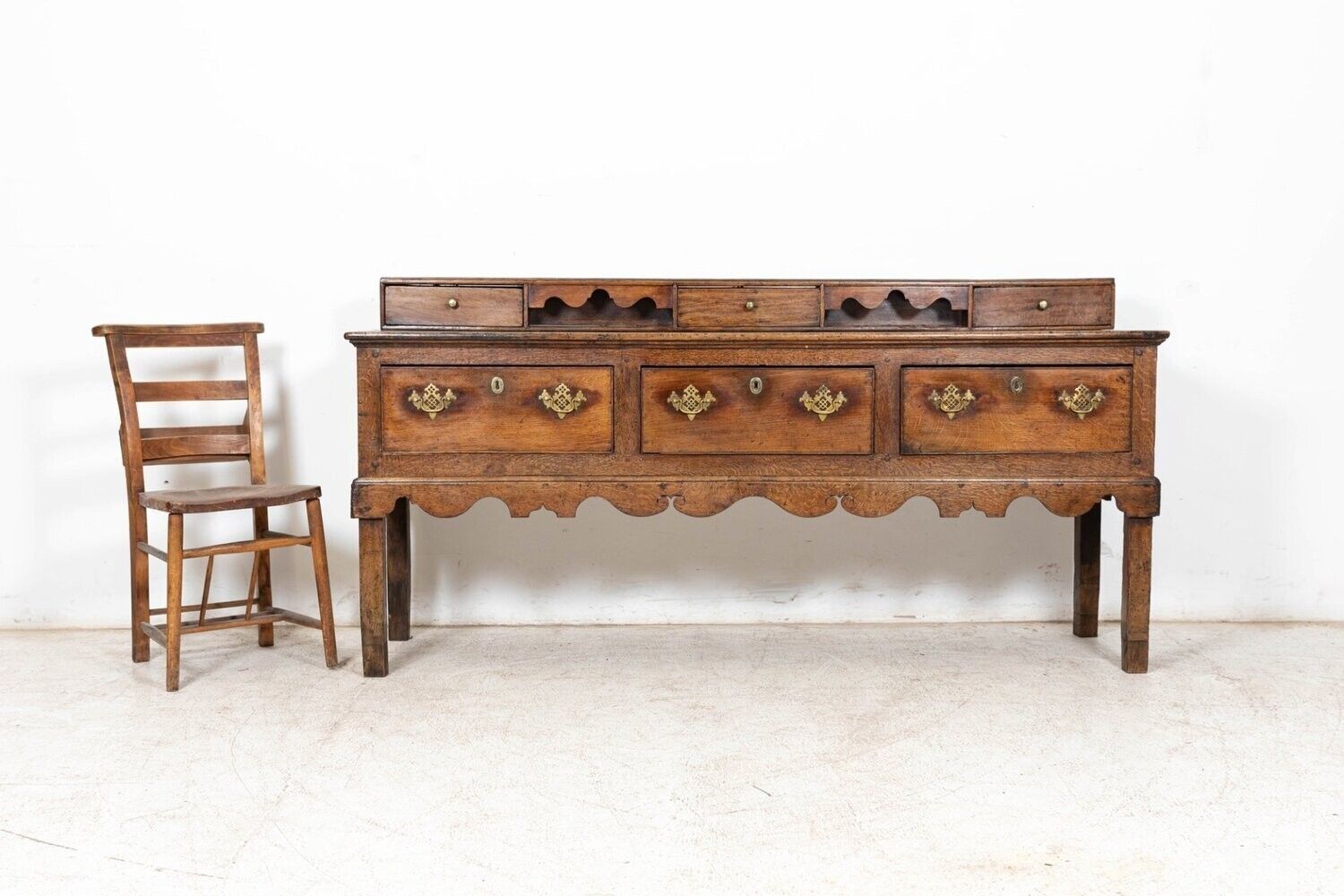 Large 18thc Welsh Oak Dresser Base photo for sale