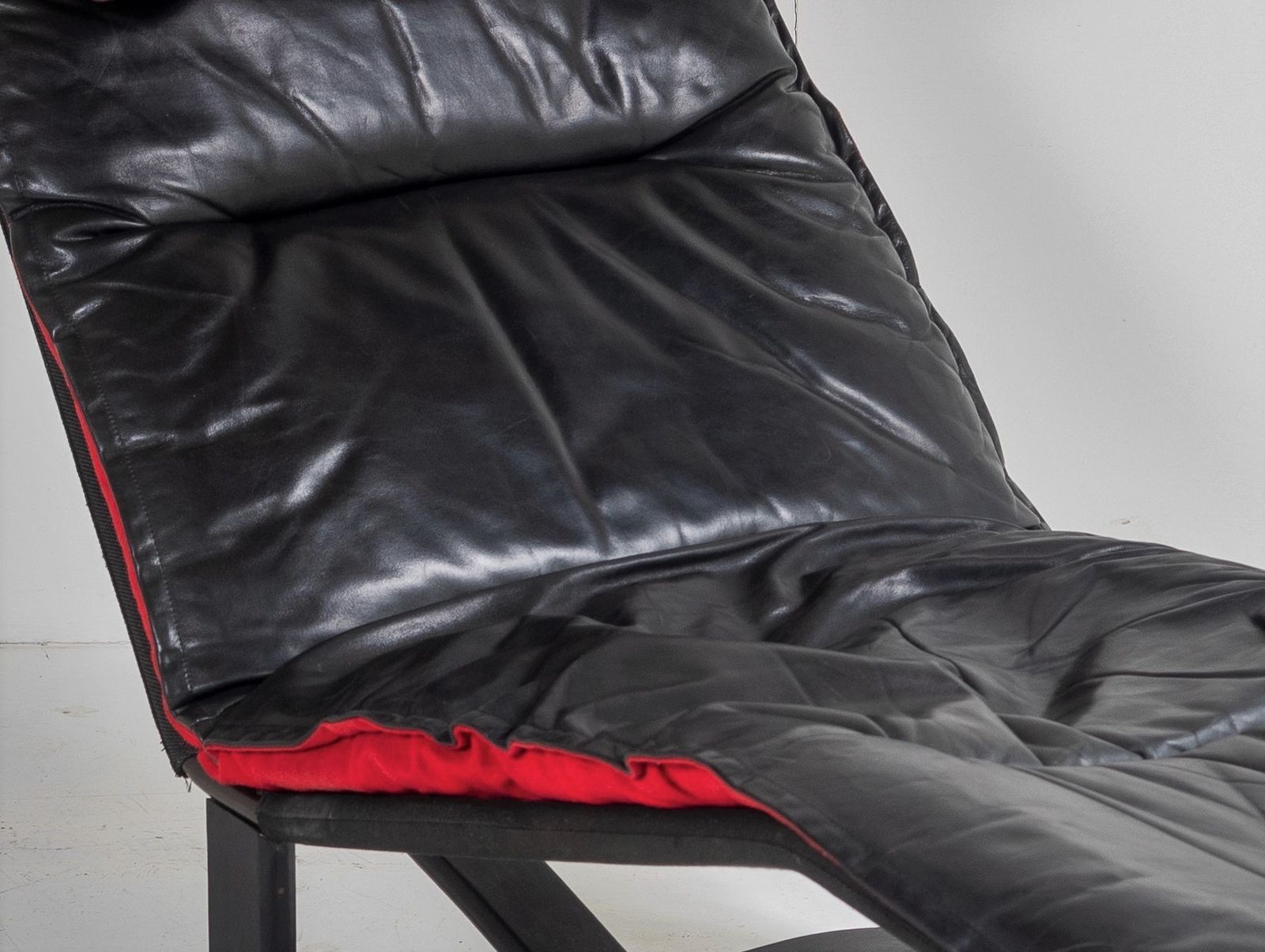photo vintage Mid Century 1970s Ingmar Relling Black Leather Reclining Chaise Lounger