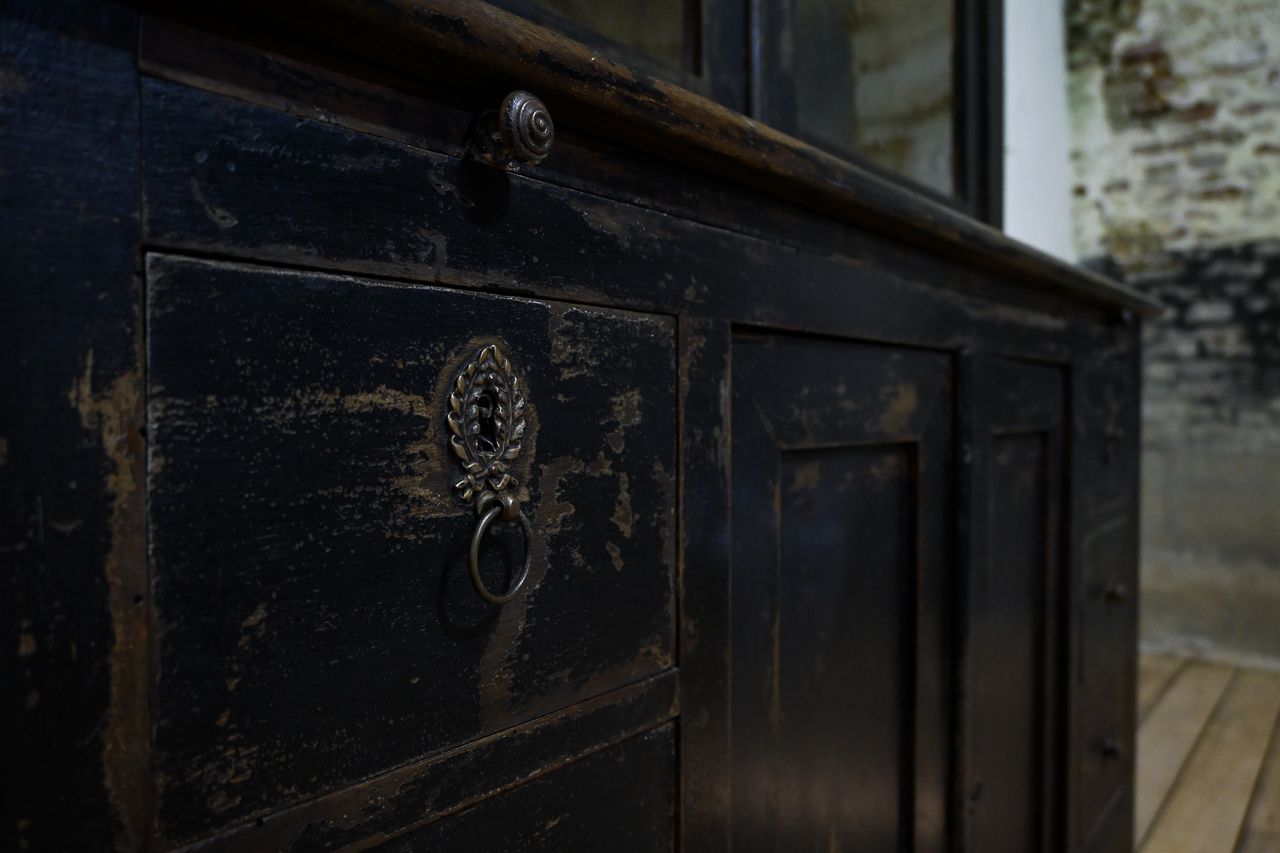 photo vinterior Tall 19th Century French Black Painted Glazed Cabinet