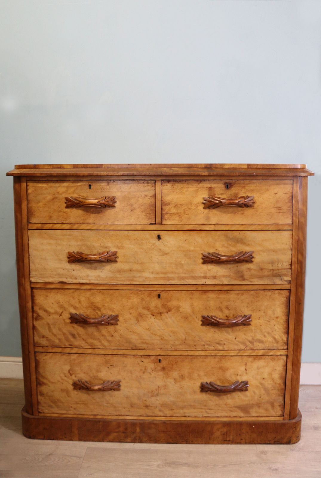 A Quality Victorian Chest Of Drawers!