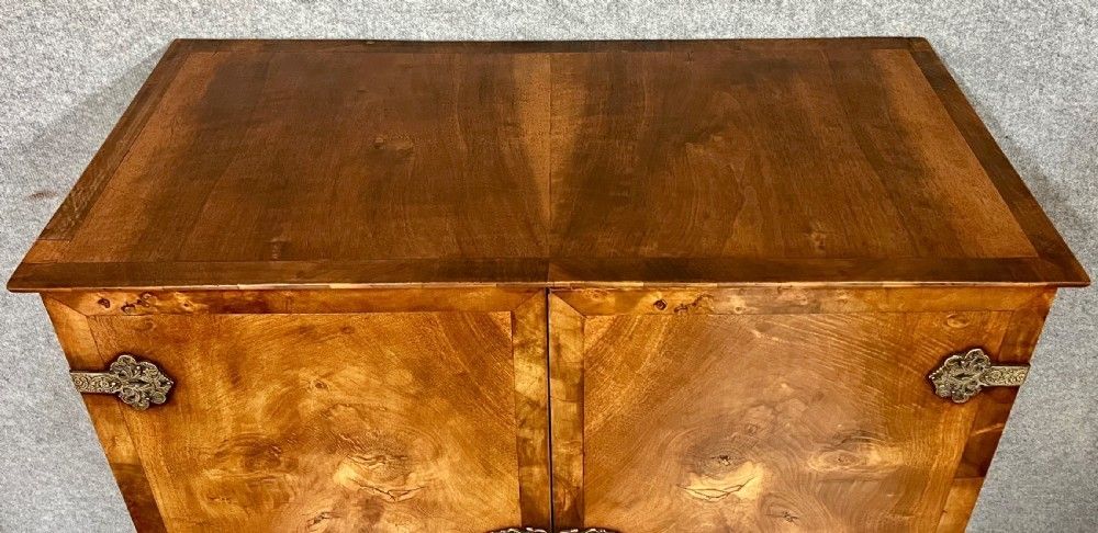photo vinterior William & Mary Style Walnut Cocktail Cabinet
