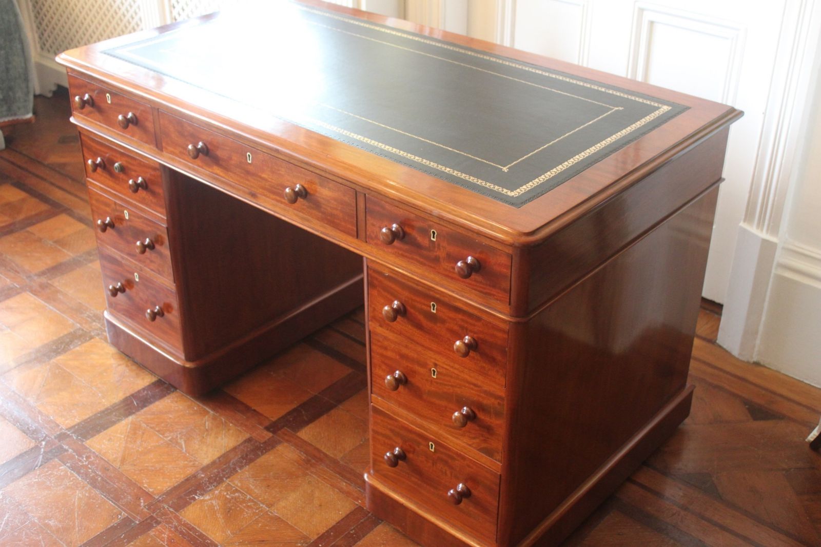 Victorian Mahogany Pedestal Desk By Edwards & Roberts photo Furniture
