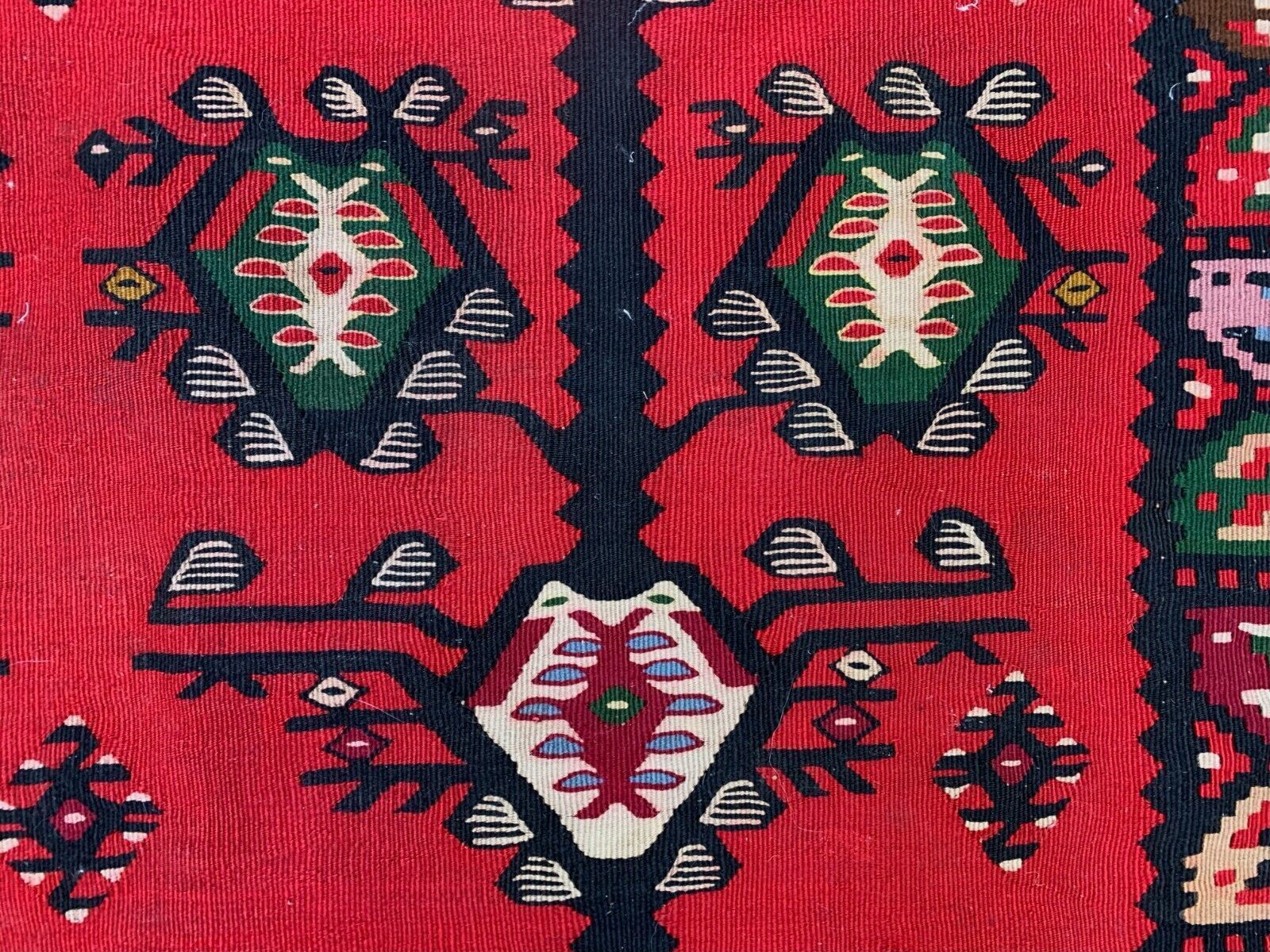 photo furniture Vintage Kilim, Serbian Pirot Kelim Rug Shabby Wool 210x144 Cm Large