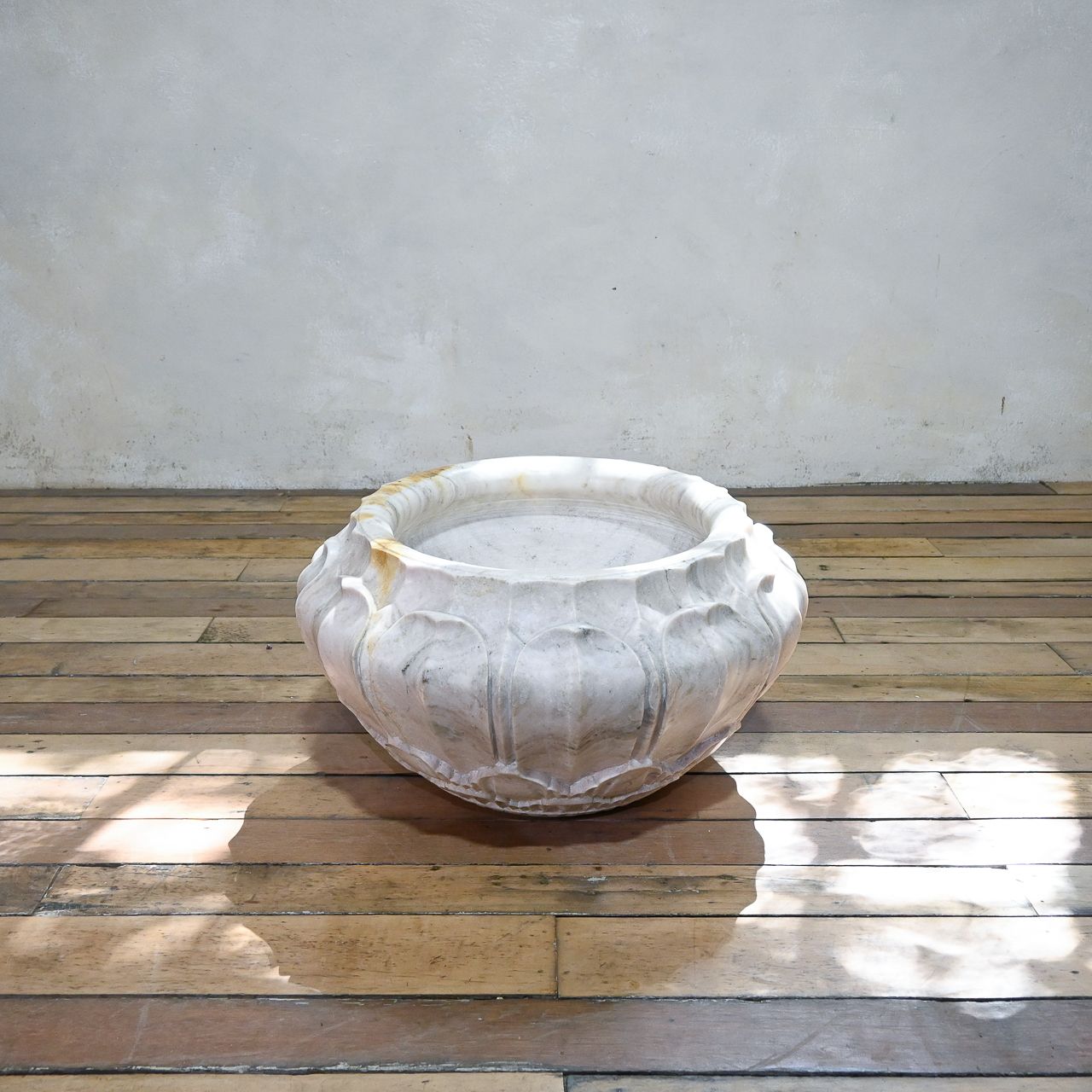 photo furniture A Very Large 20th Century Carved Marble Jardiniere Planter