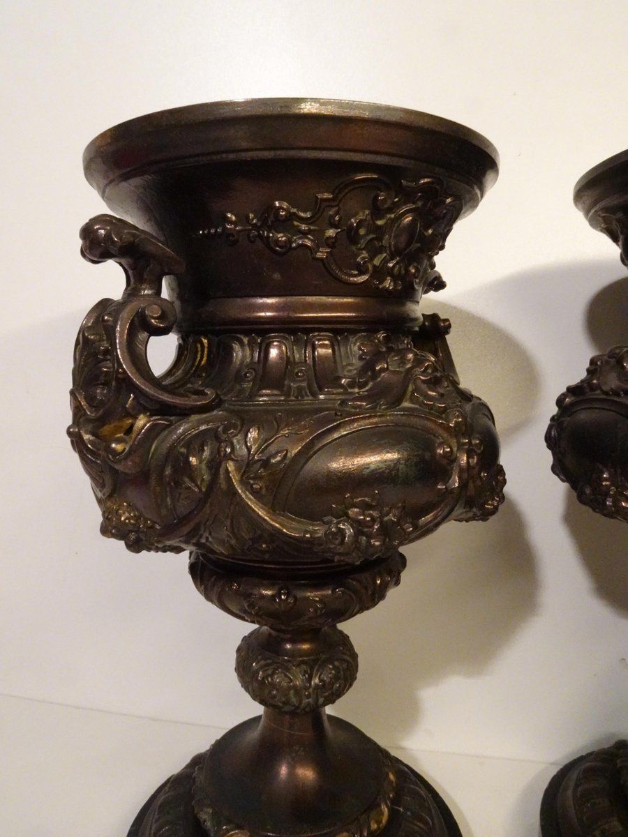photo vinterior French Bronze & Patinated Cast Iron Medici Vases On Marble Bases, 19th Century, Set Of 2