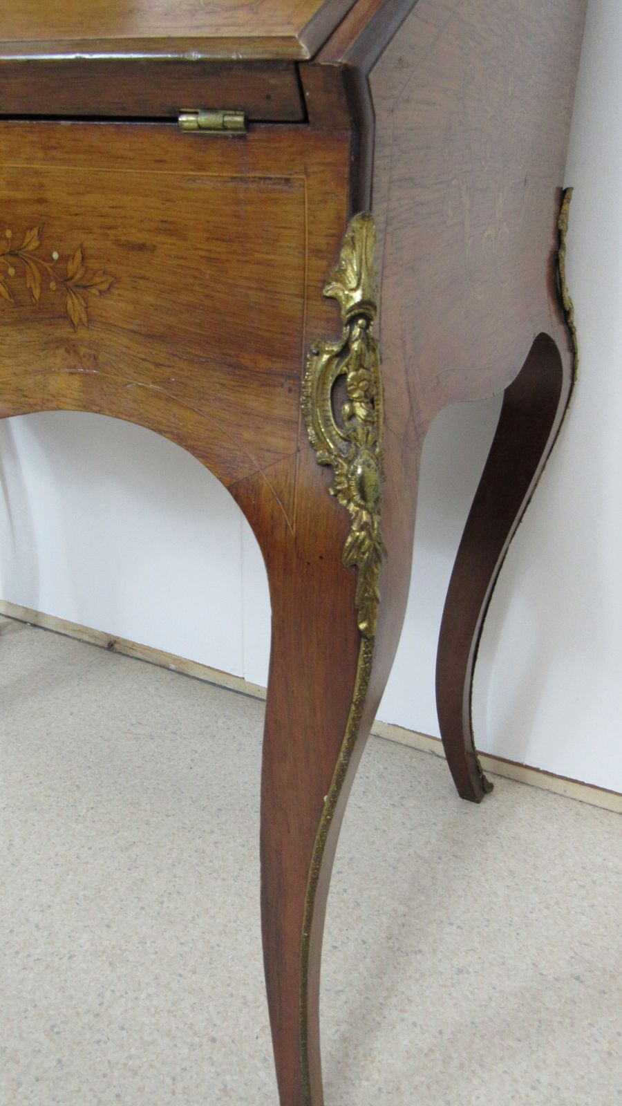 Lovely Walnut Ladies Desk, 1800s photo vintage