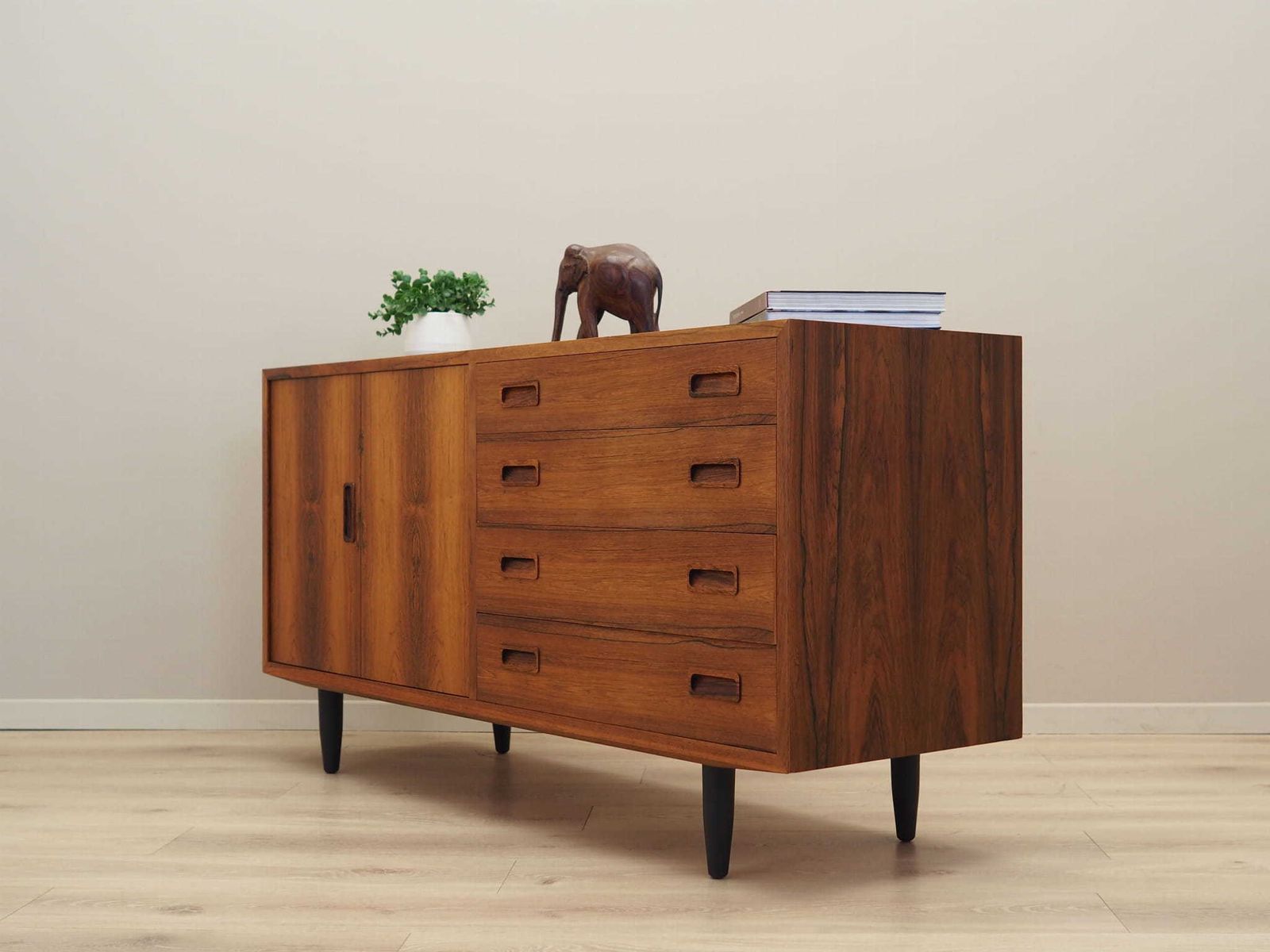 Vintage Ladekast, Deens Design, Jaren 1970, Ontwerper: Carlo Jensen, Productie: Hundevad photo Meubels
