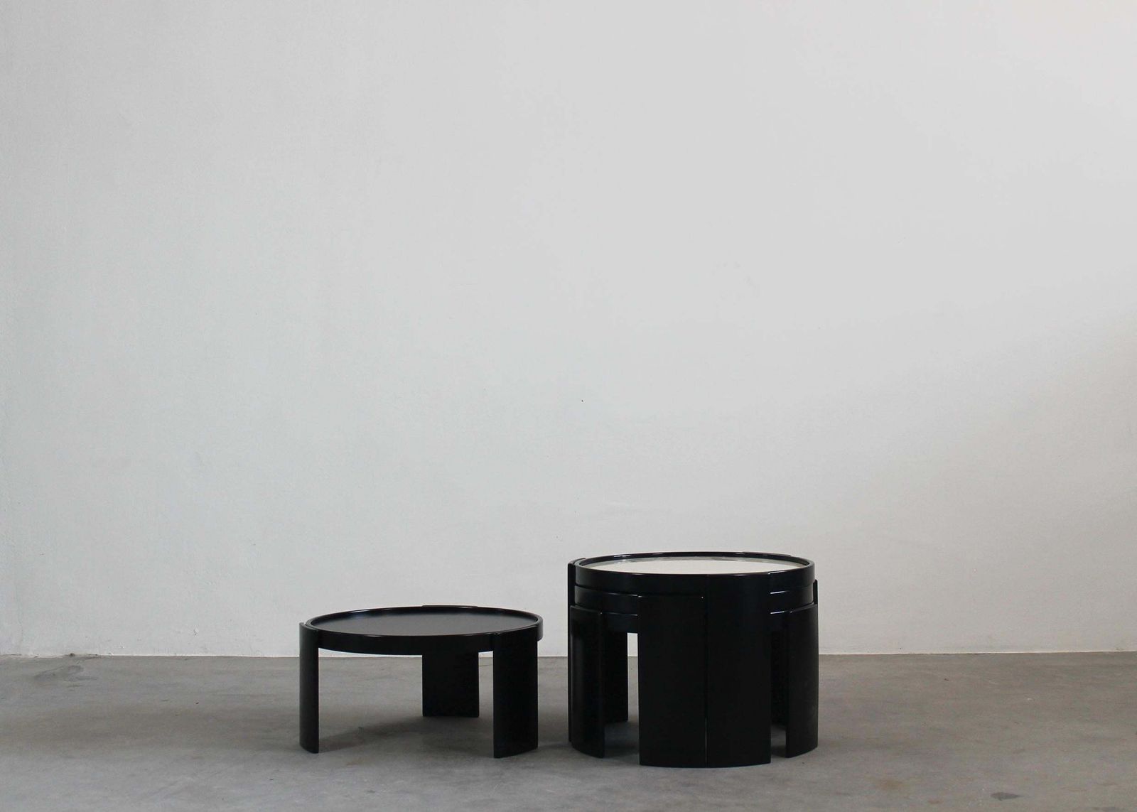 Gianfranco Frattini Set Of Four 780/783 Stacking Low Tables By Cassina 1960 photo Furniture