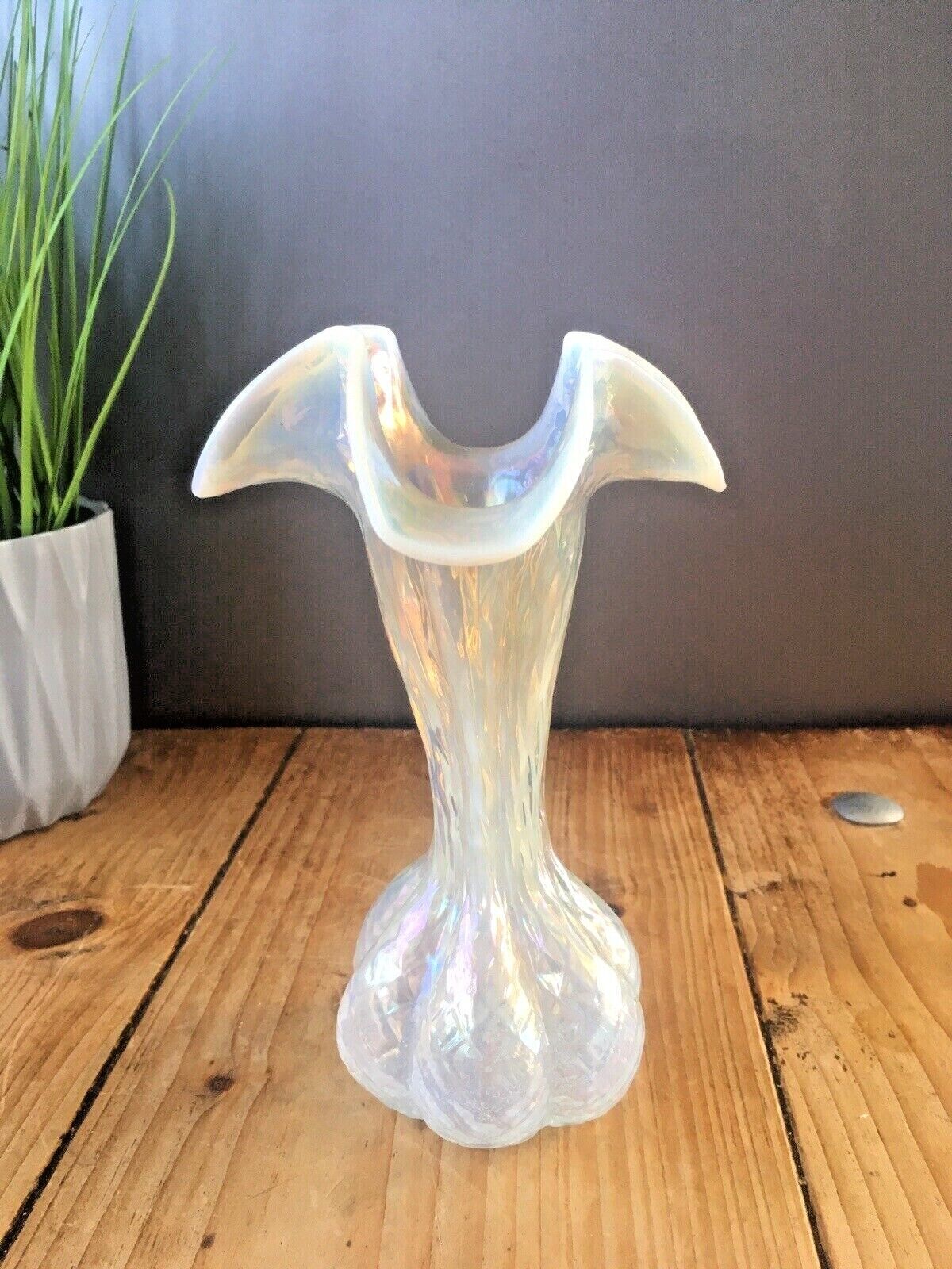 Art Nouveau Bohemian Kralik Opalescent Ruffled Glass Bud Vase Mother Of Pearl photo for sale