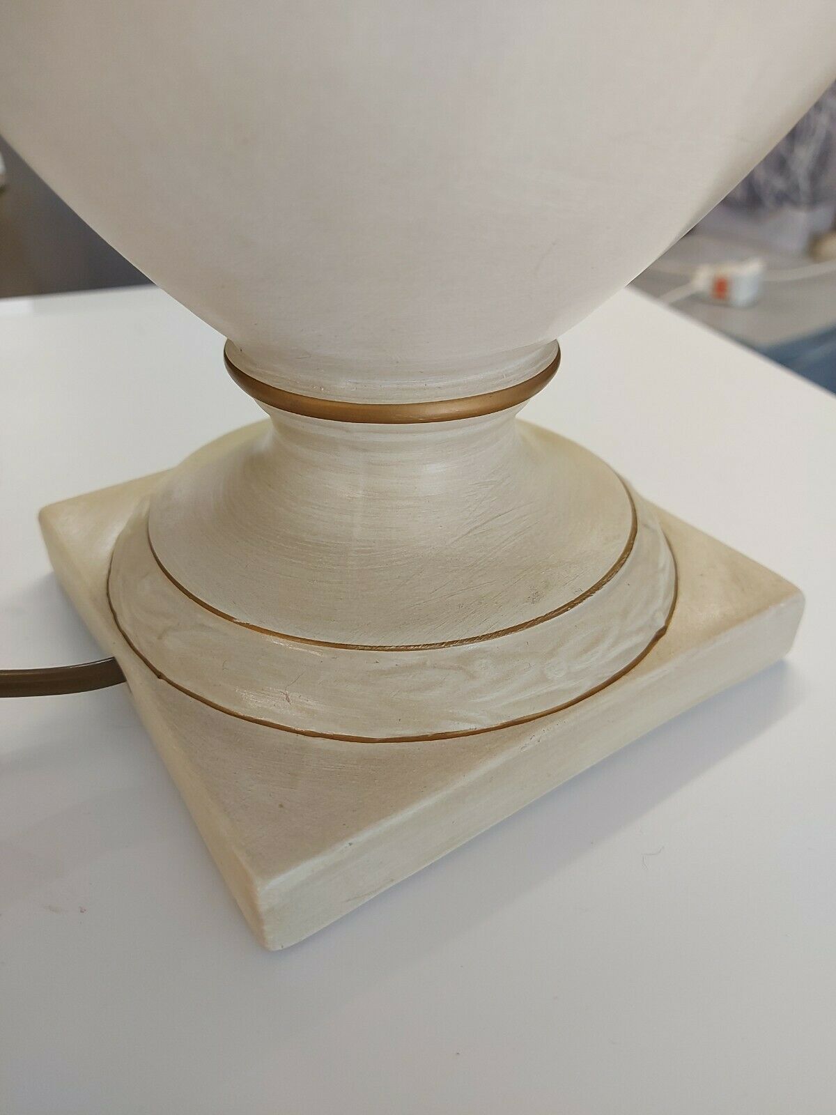Lovely Large Ivory Ceramic & Gold Table  Side Lamp By Bhs photo vintage