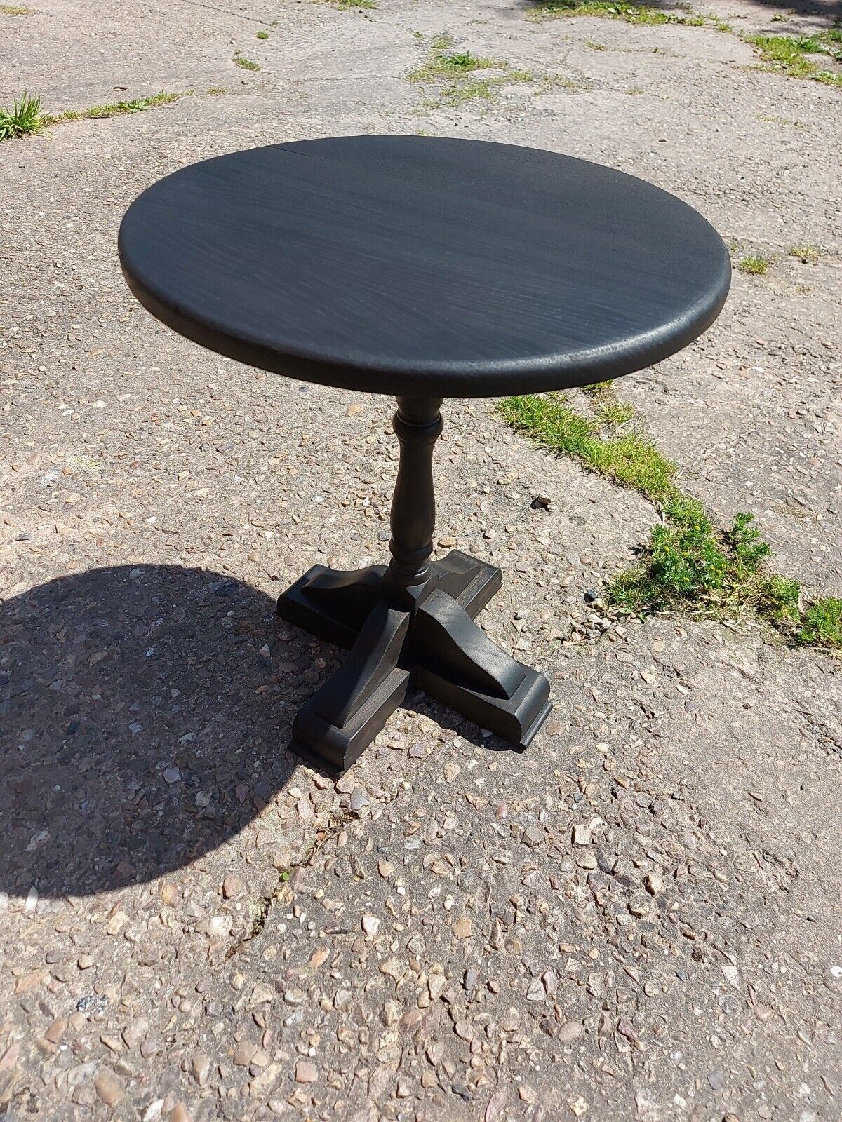Lovely Matt Black/Ebonised Side/Wine/Lamp Table