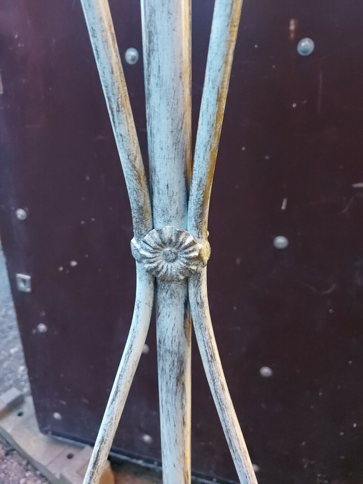 Very Decorative White Brush Effect On Brass Tall Standard Lamp With Frosted Shad photo 120.0