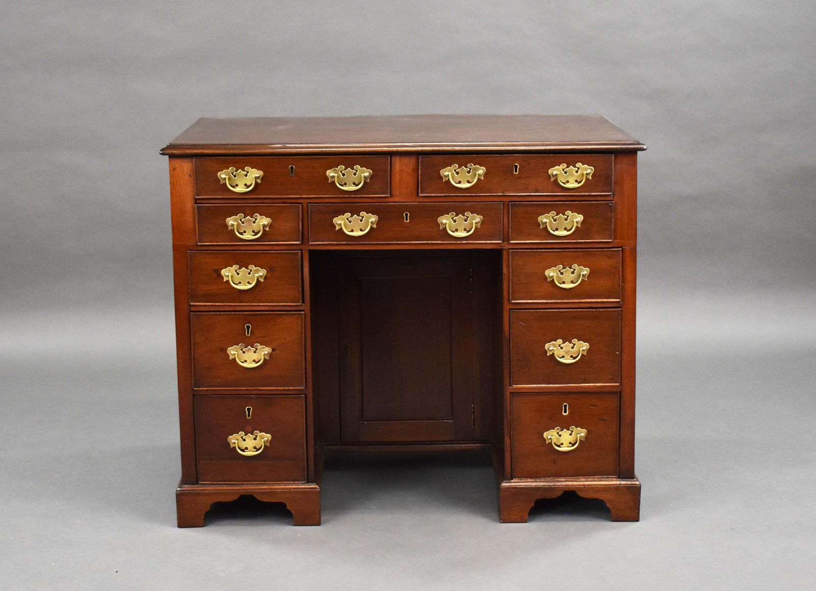 18th Century English George III Mahogany Kneehole Desk photo for sale