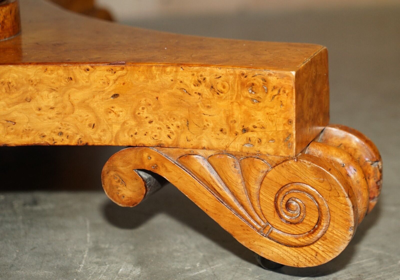 Exquisite Important Burr Walnut Tilt Top Dining Occasional Table Stunning Base photo buy