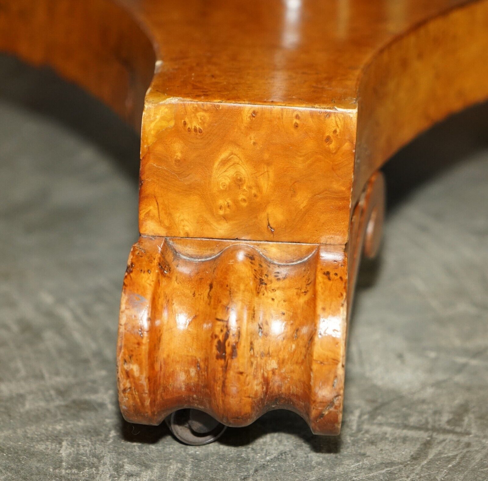 Exquisite Important Burr Walnut Tilt Top Dining Occasional Table Stunning Base photo vintage