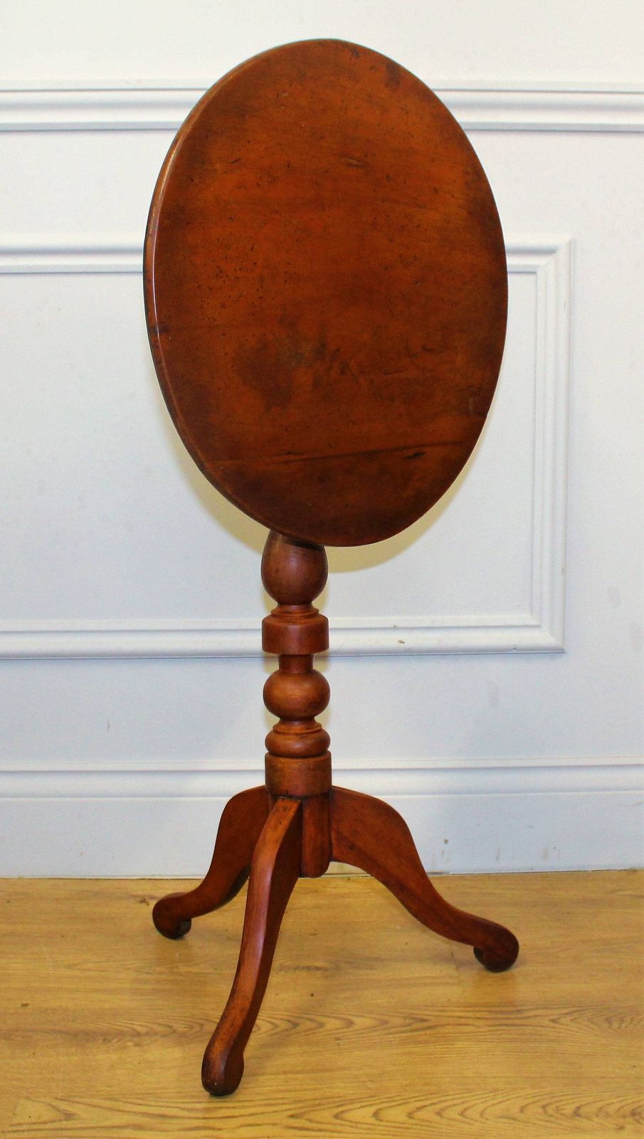 Mahogany Victorian Tilt Top Table Vintage Coffee Occasional Wooden Old Wooden Side Antique Hall Oval Circle Georgian