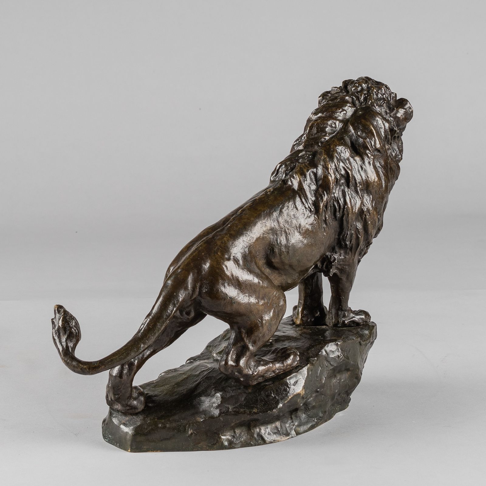 19th Century French Bronze Sculpture Of A Standing Lion photo vinterior