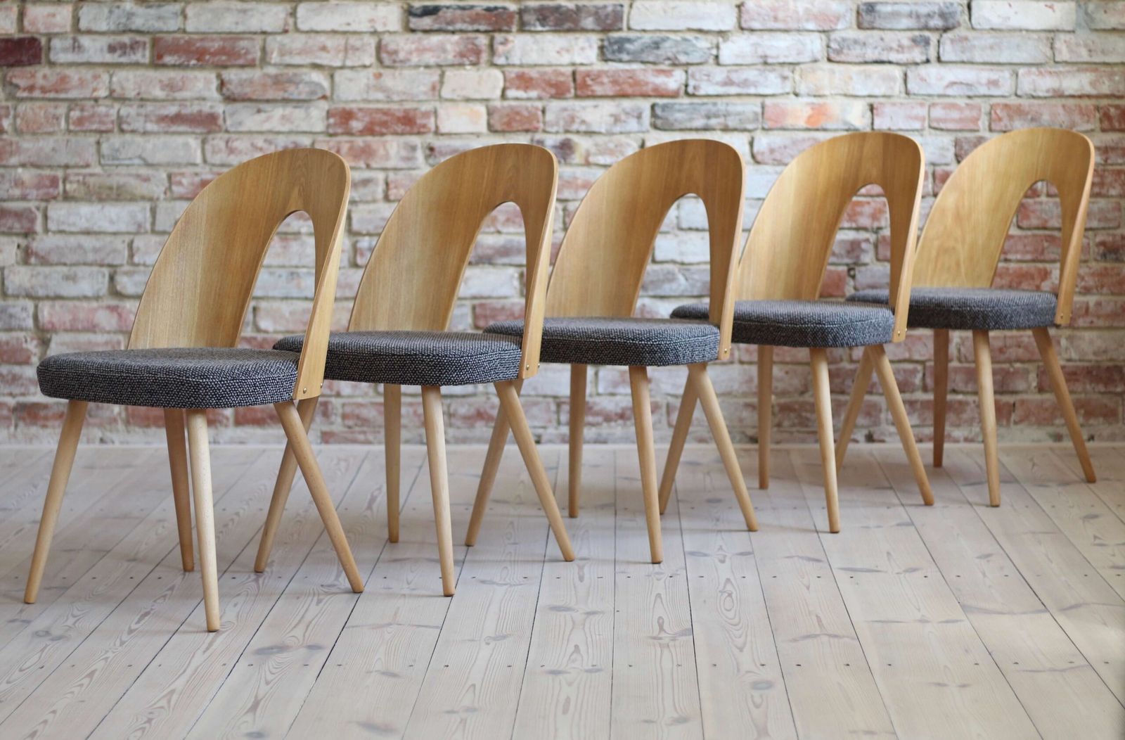 photo furniture Set Of 10 Midcentury Dining Chairs By A.šuman
