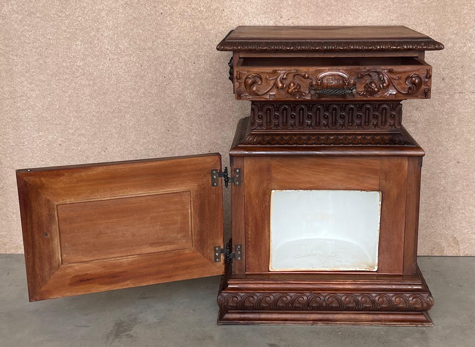 Tables de chevet italiennes en noyer sculpté, XIXe siècle, avec tiroir photo vintage