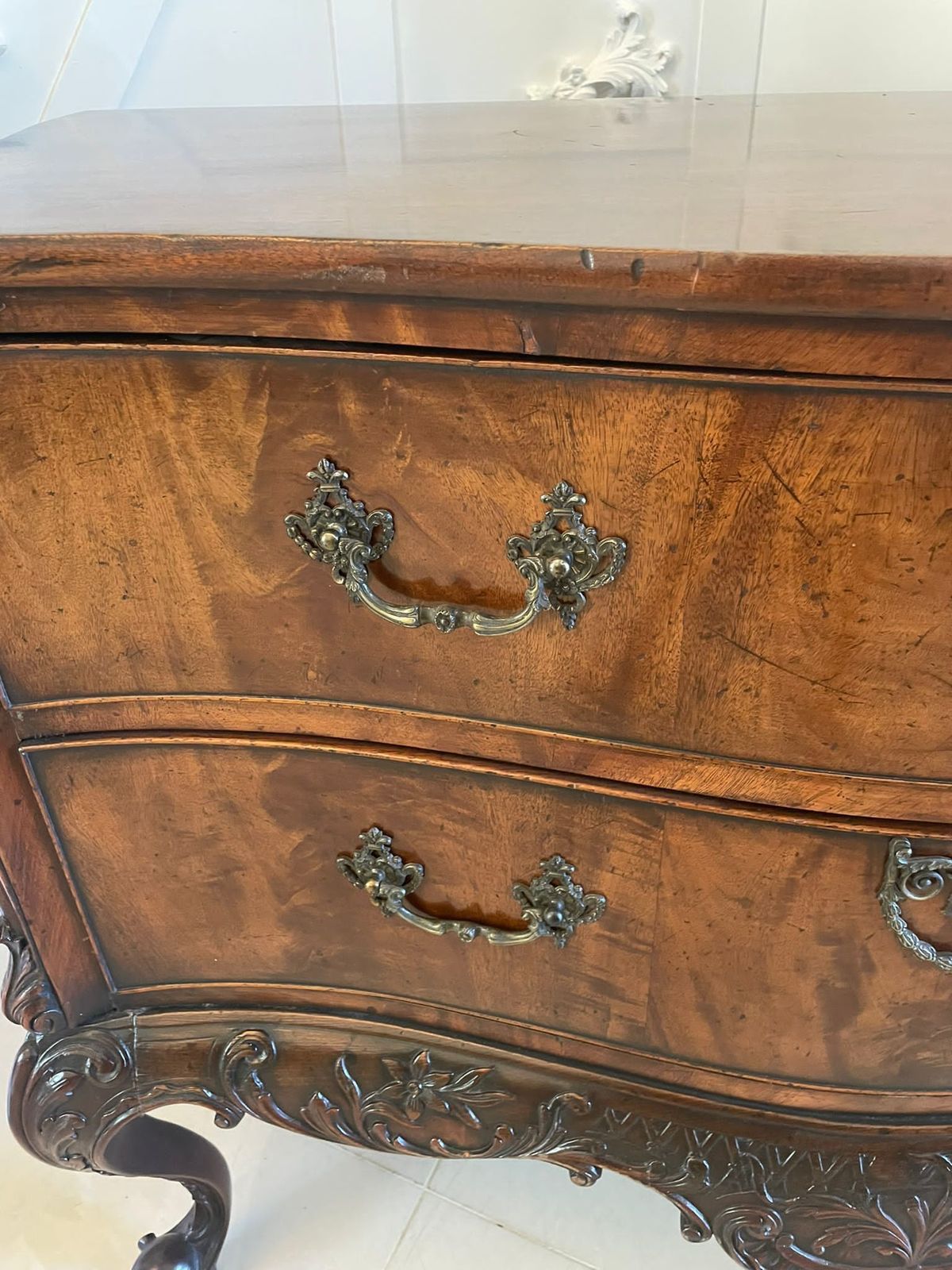 Outstanding Quality Antique Figured Mahogany Serpentine Shaped Chest Of Drawers photo vintage