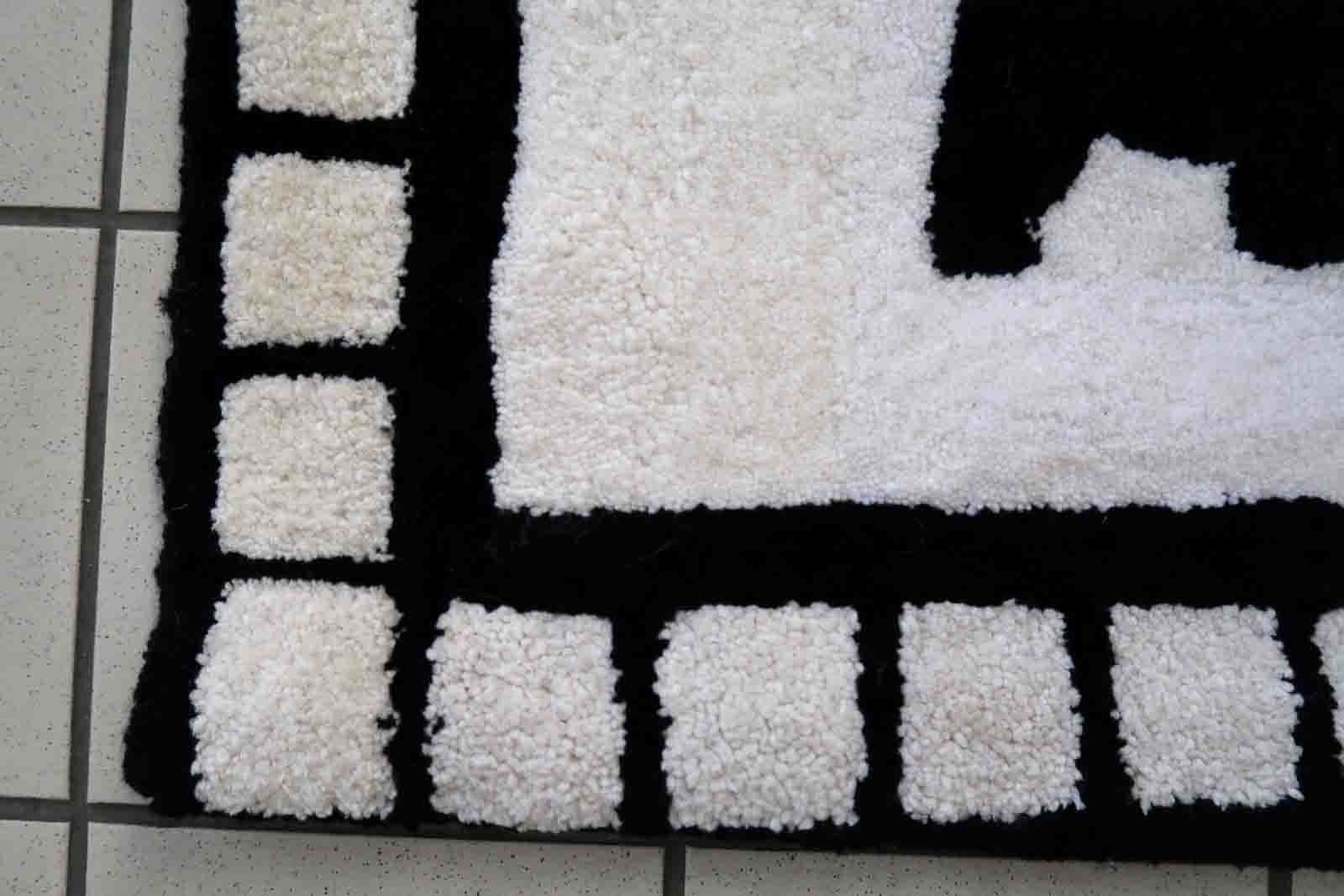 Handmade Contemporary Ora French Hooked Rug 3' X 3.7' (93cm X 115cm), 2021 photo for sale
