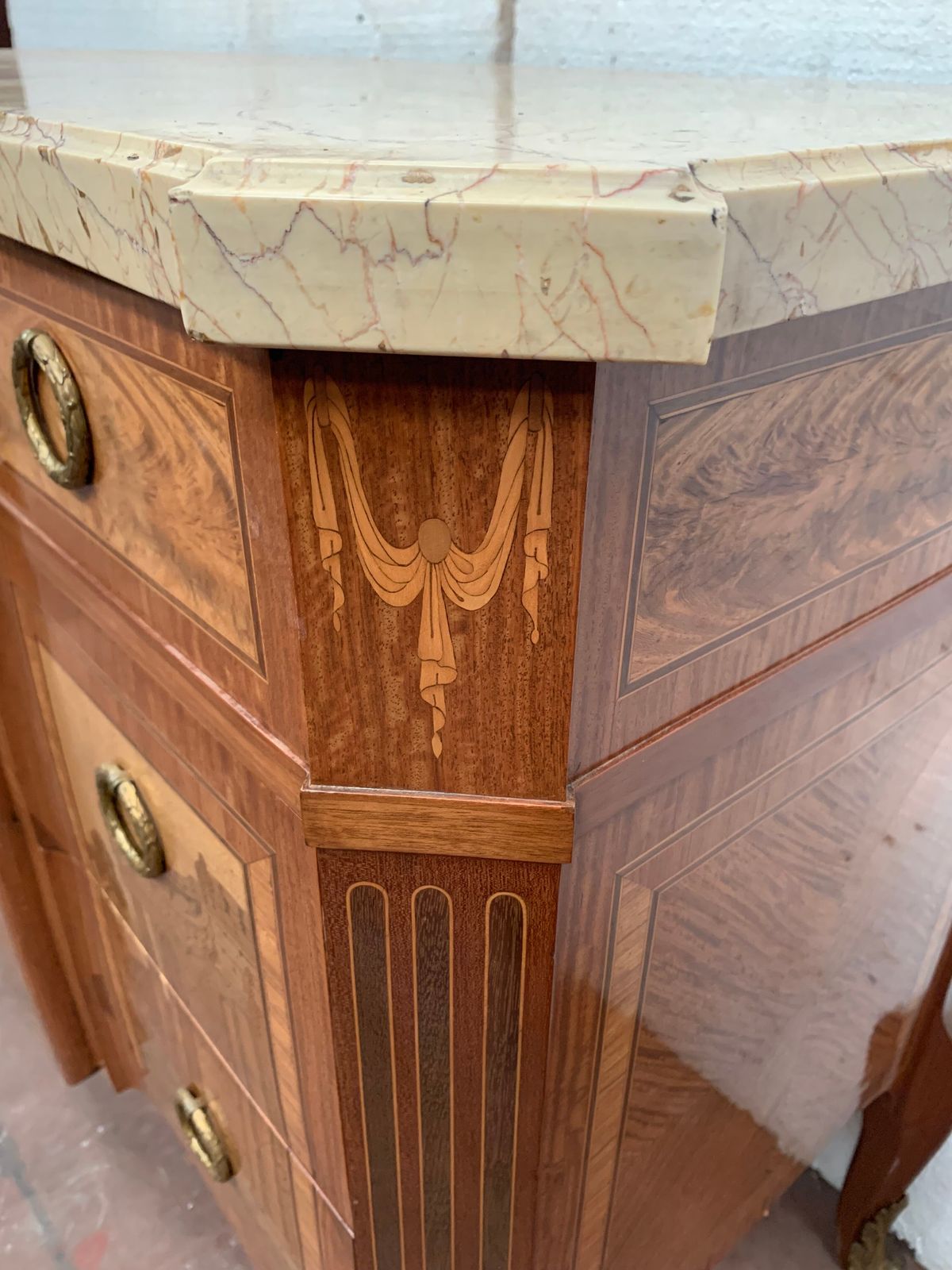 2061.98379225 Commode With Central Projection In Amaranth Wood And Rosewood XX Century photo