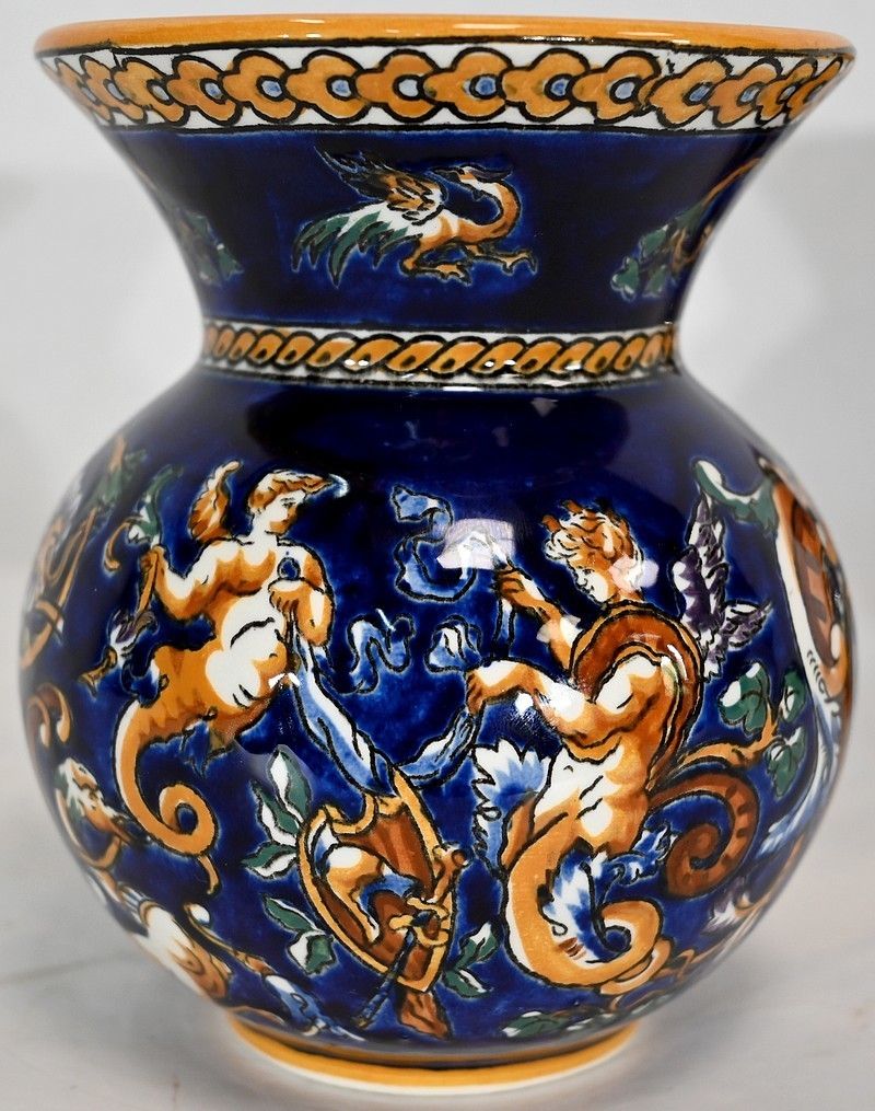 photo vintage Tray And Vases In Gien Earthenware, Renaissance Style, Early 20th Century
