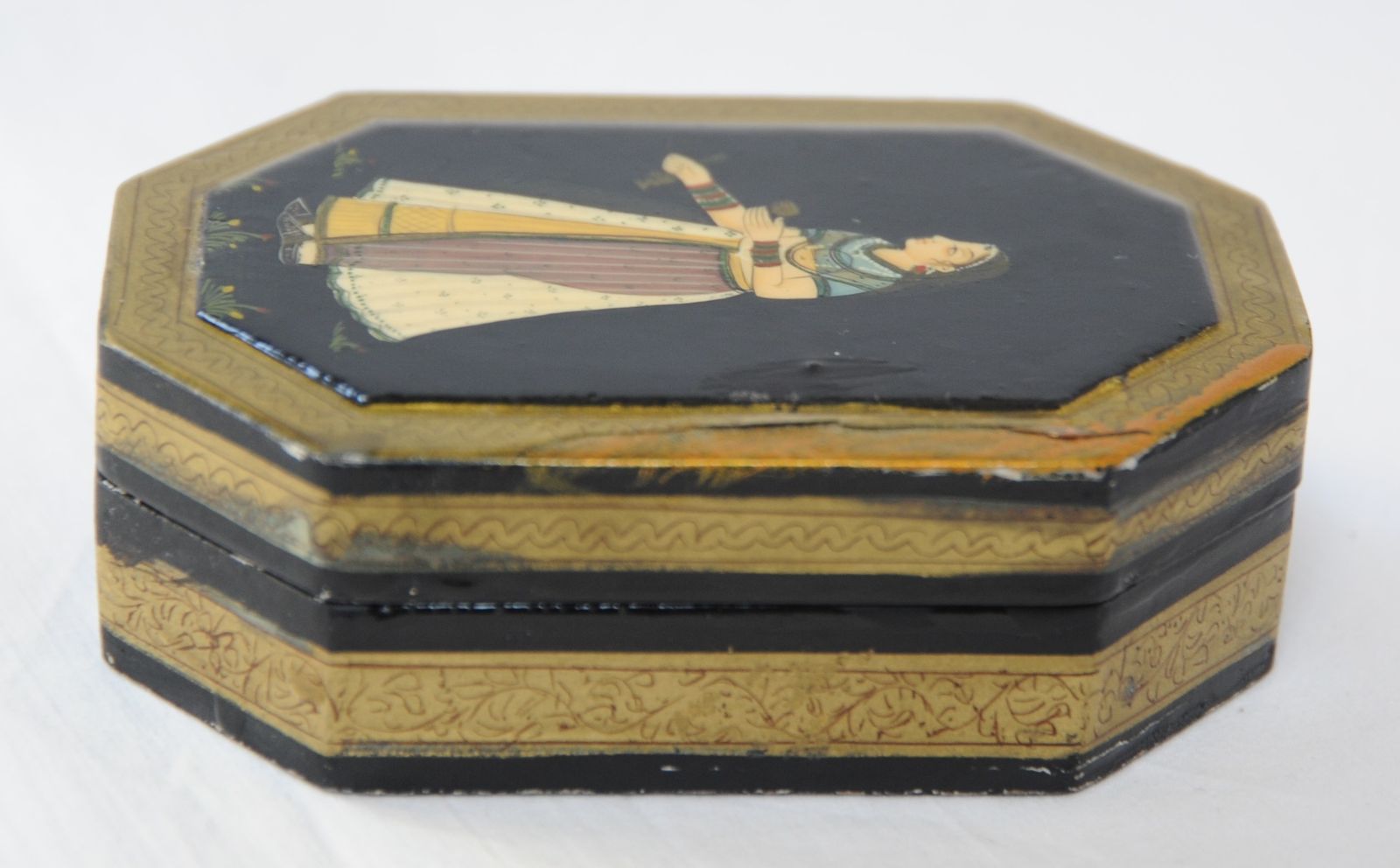 Vintage Kashmiri Paper Mache Painted Box photo vinterior