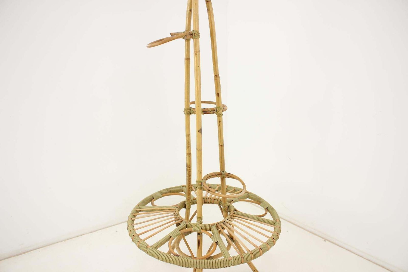 Mid-Century rotan bloemenstandaard, ca. jaren 1960 photo buy
