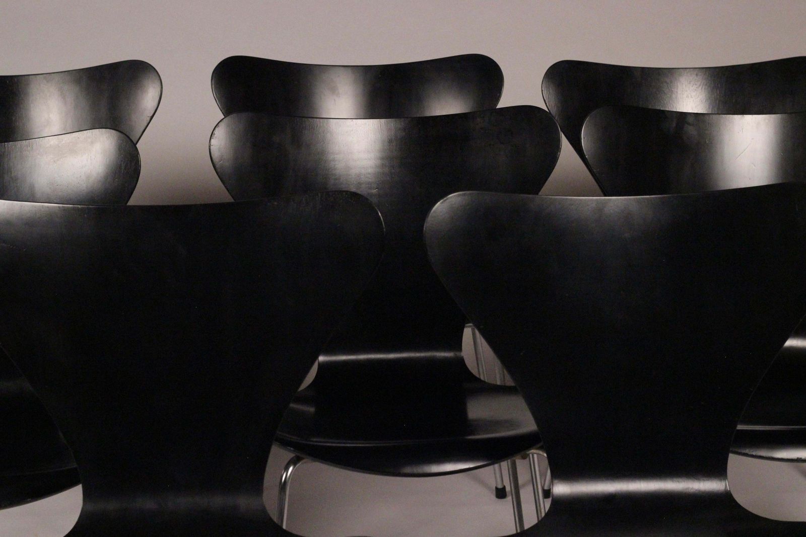 photo furniture Arne Jacobsen Series 7 Or 3107 Chairs By Fritz Hansen Mid Century Modern 1964