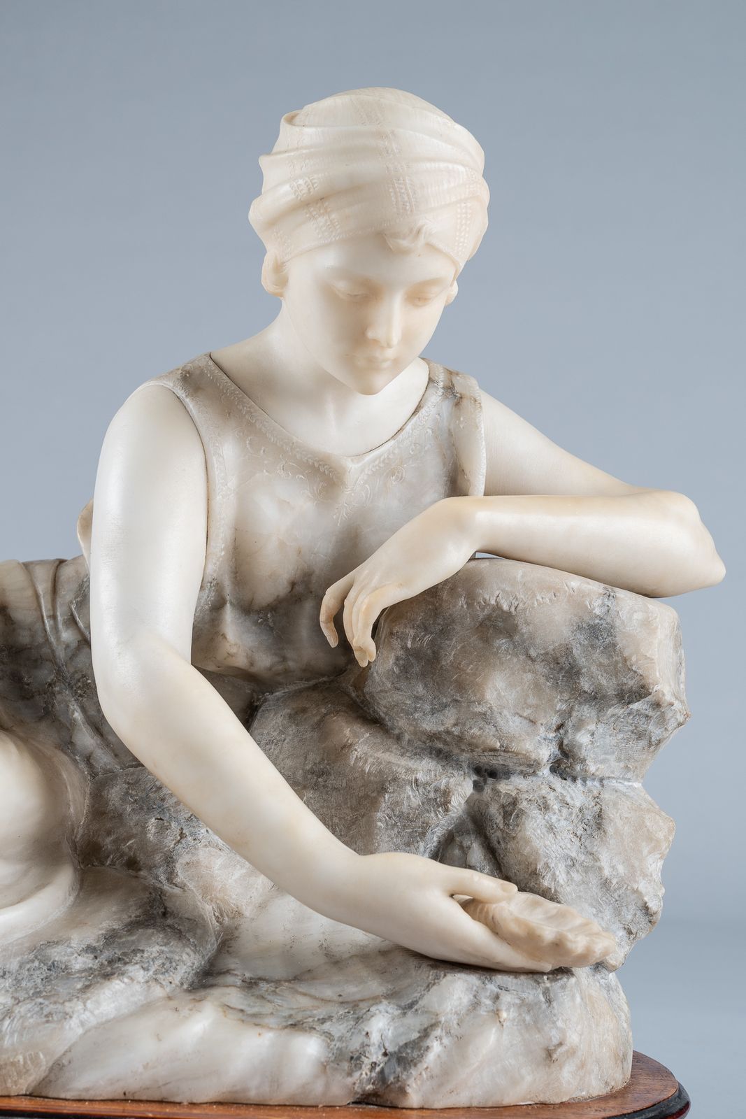 photo vintage Stunning Italian Two Tone Carved Alabaster Sculpture By Gugielmo Pugi