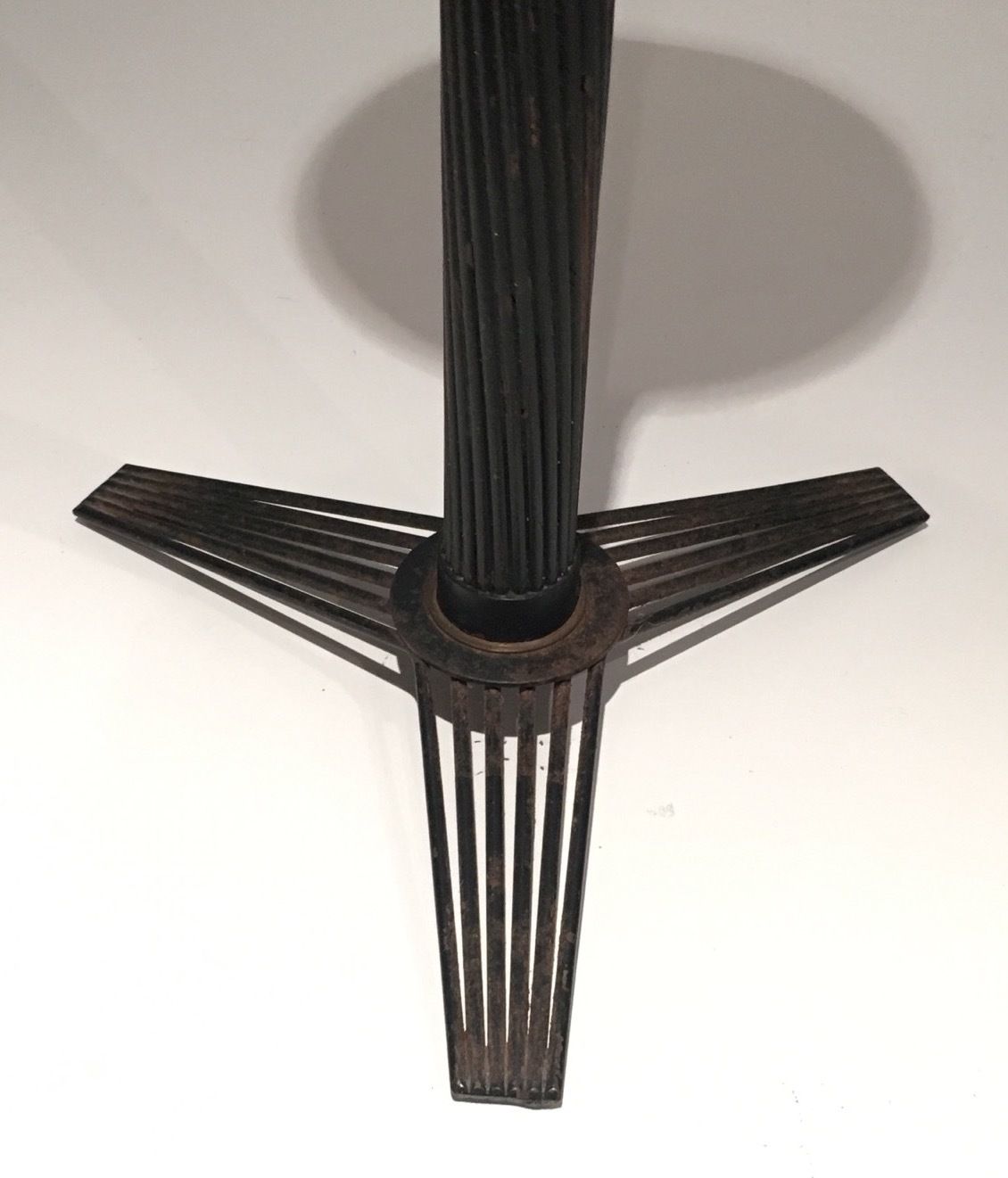 Ashtray In Brass On Foot In Black Lacquered Metal Wire photo Home Decor