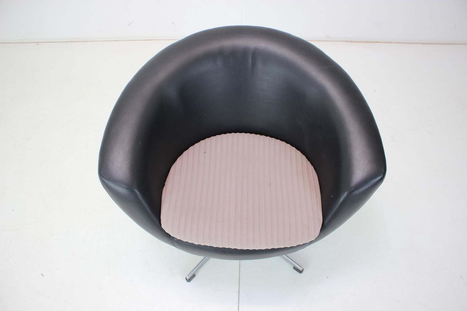 Swivel Chair, 1970s Cechoslovakia photo for sale