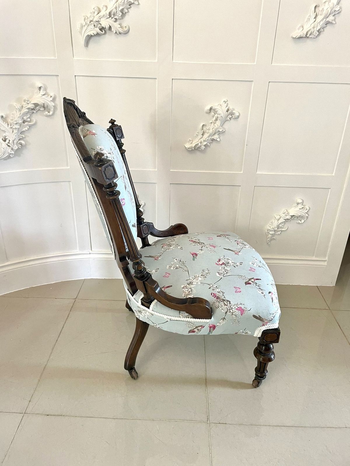 Exceptional Quality Antique Walnut Ladies Chair photo 1625.0