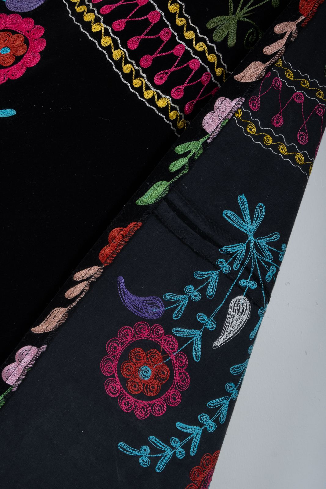 Square Suzani Velvet Wall Hanging Decor   Uzbek Boho Tribal Textile photo buy