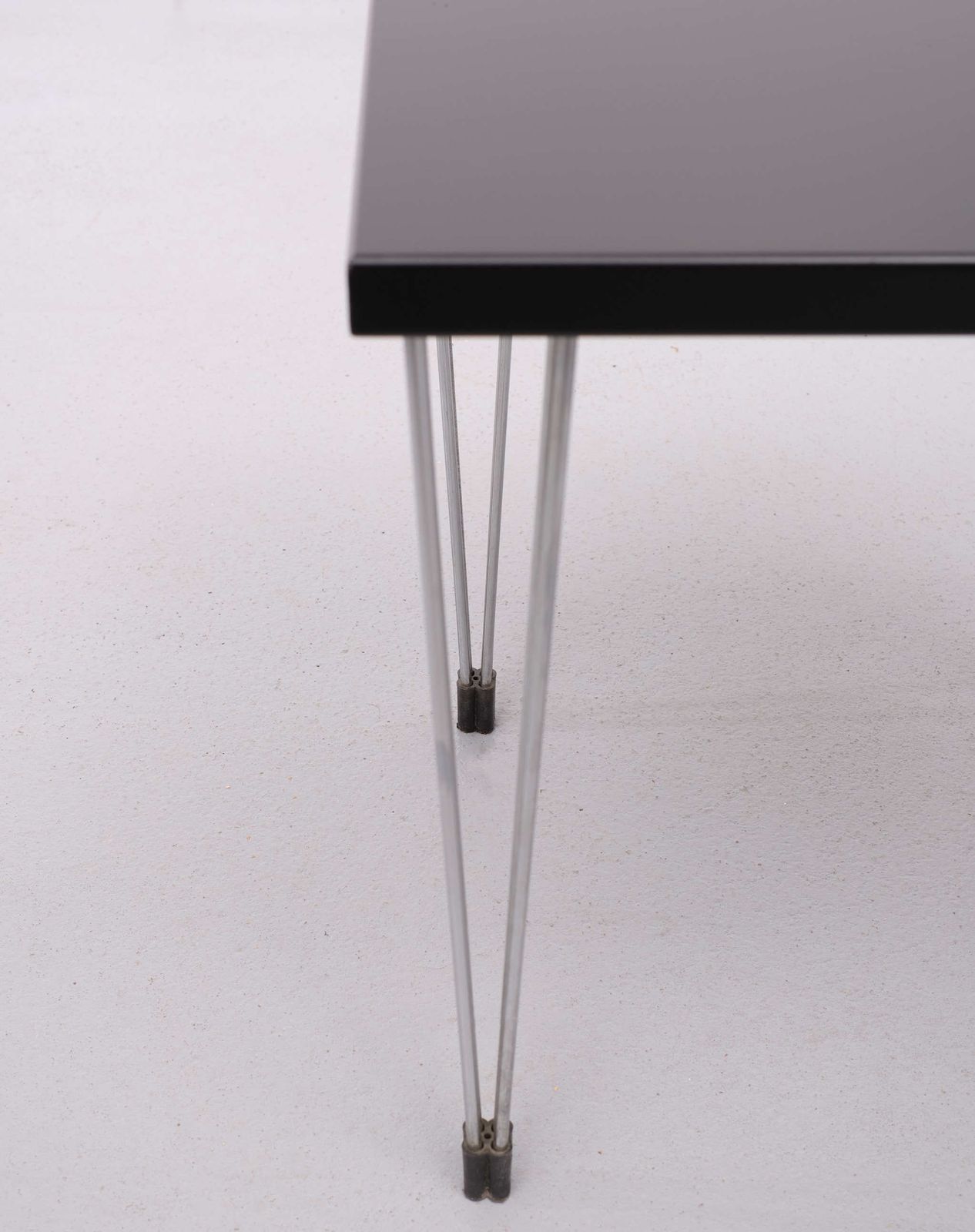 Two Scandinavian Hairpin Legs Side Tables 1970s photo 784.92