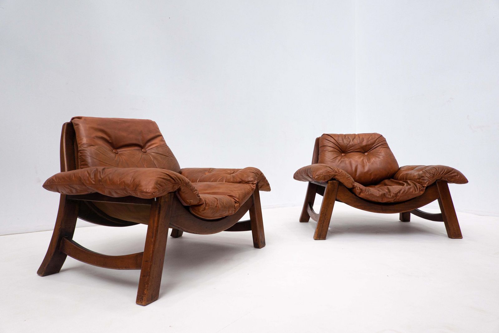 photo vinterior Mid Century Living Room Set, Original Cognac Leather, Brazilian Style, 1960s