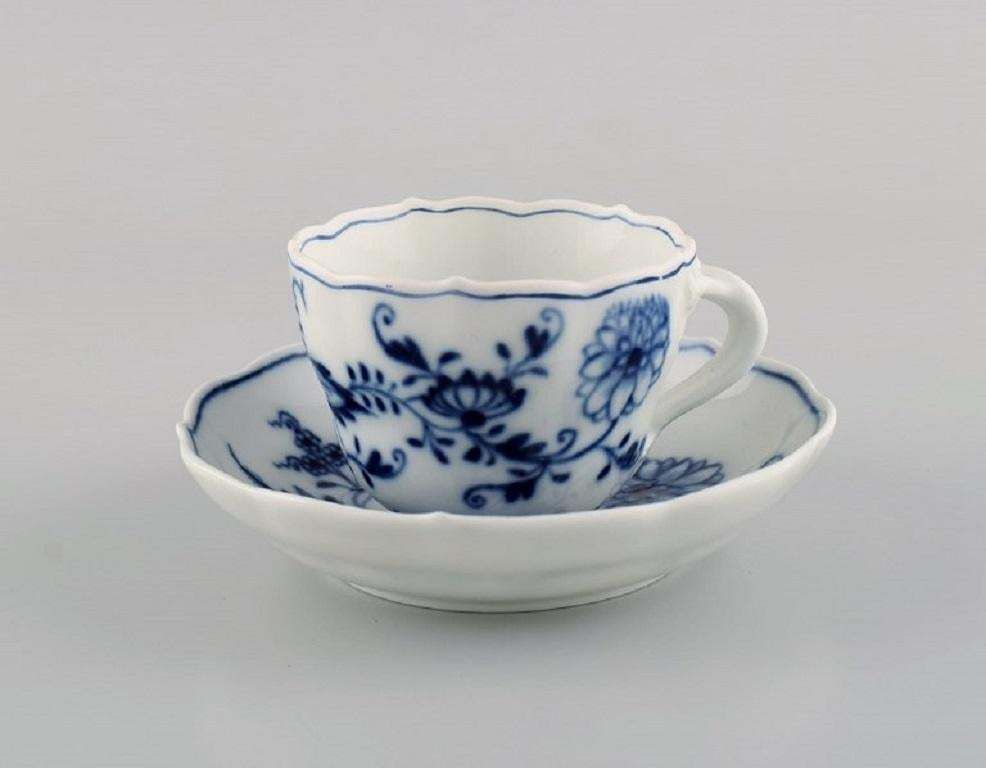 Meissen Blue Onion Egoist Coffee Service In Hand Painted Porcelain, Approx. 1900 photo for sale
