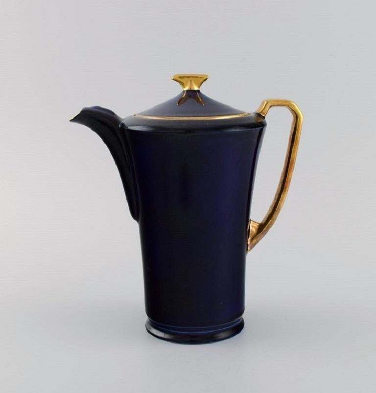 Crown Devon, England, Art Deco Coffee Service For Five People In Porcelain photo furniture