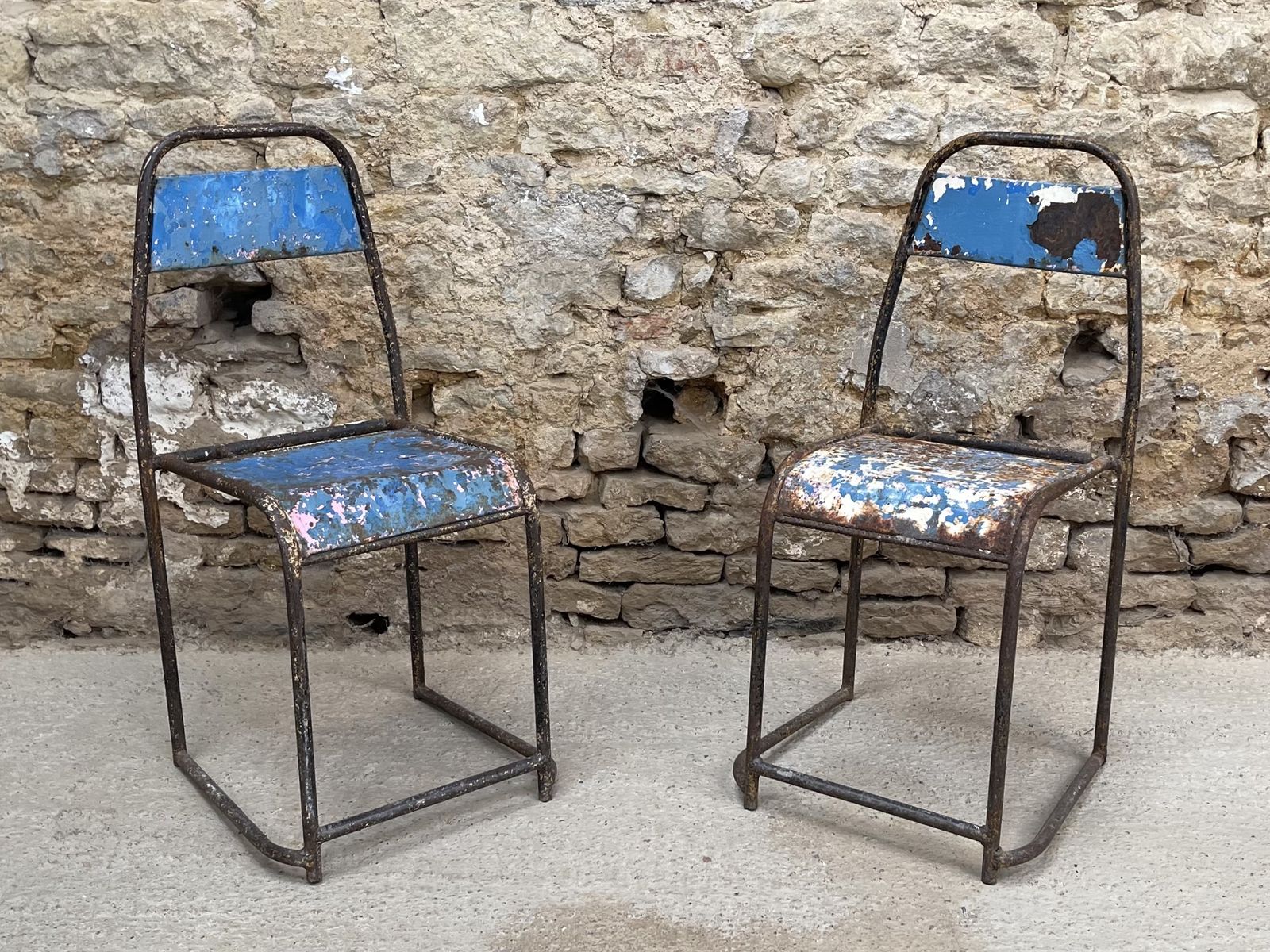 photo vinterior Metal Occasional Statement Lounge Or Hall Chairs. The Beauty In Decay.