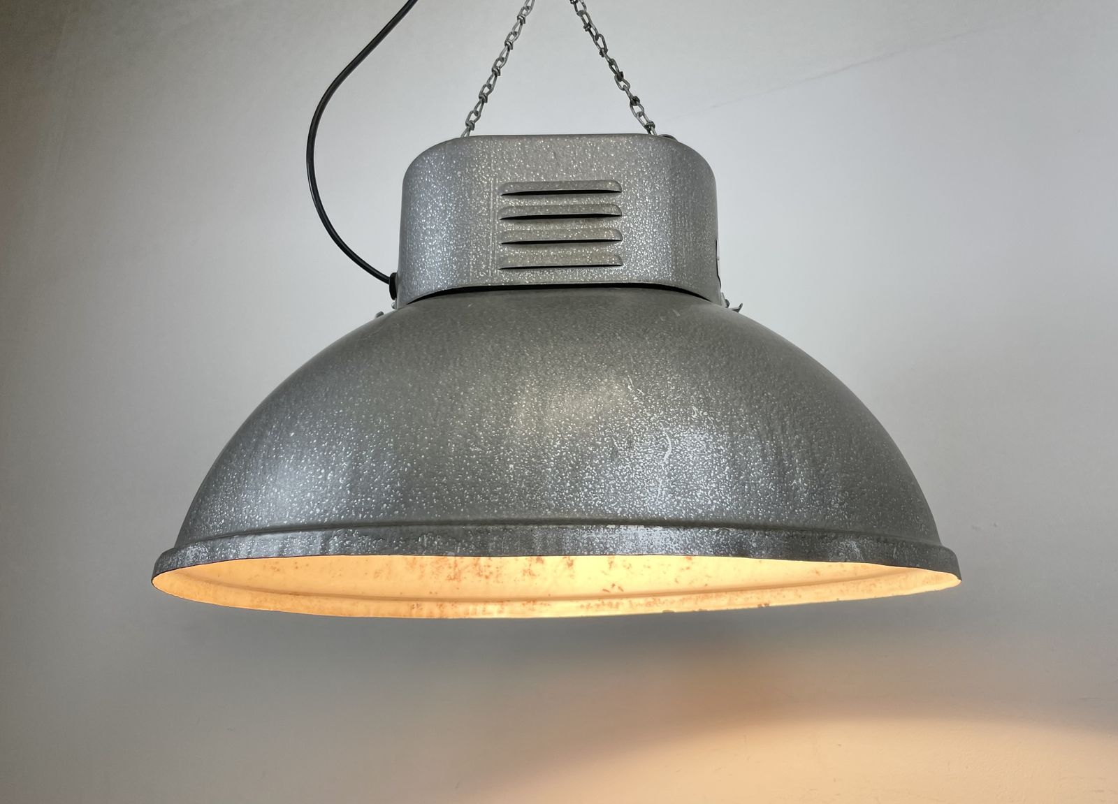 photo vinterior Large Oval Industrial Polish Factory Pendant Lamp From Mesko, 1970s, 8x