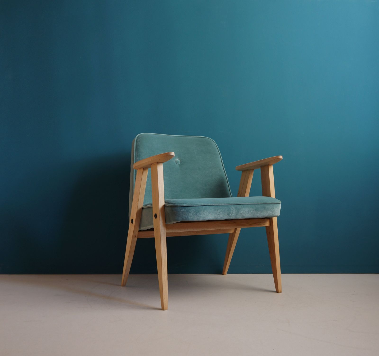 Vintage Armchair 366 Chierowski Form Mid Century, Blue, Restored