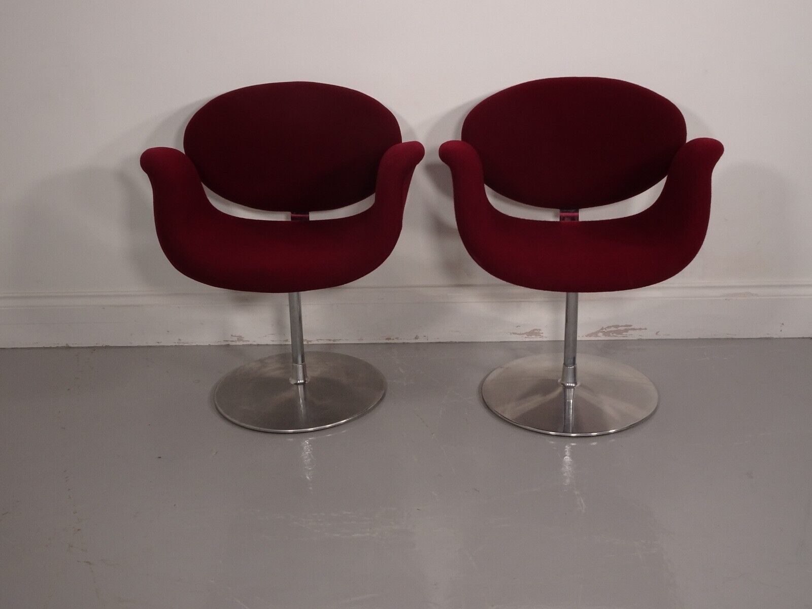 Beautiful Pair Of Artifort Tulip Chairs In Burgundy Fabric photo for sale