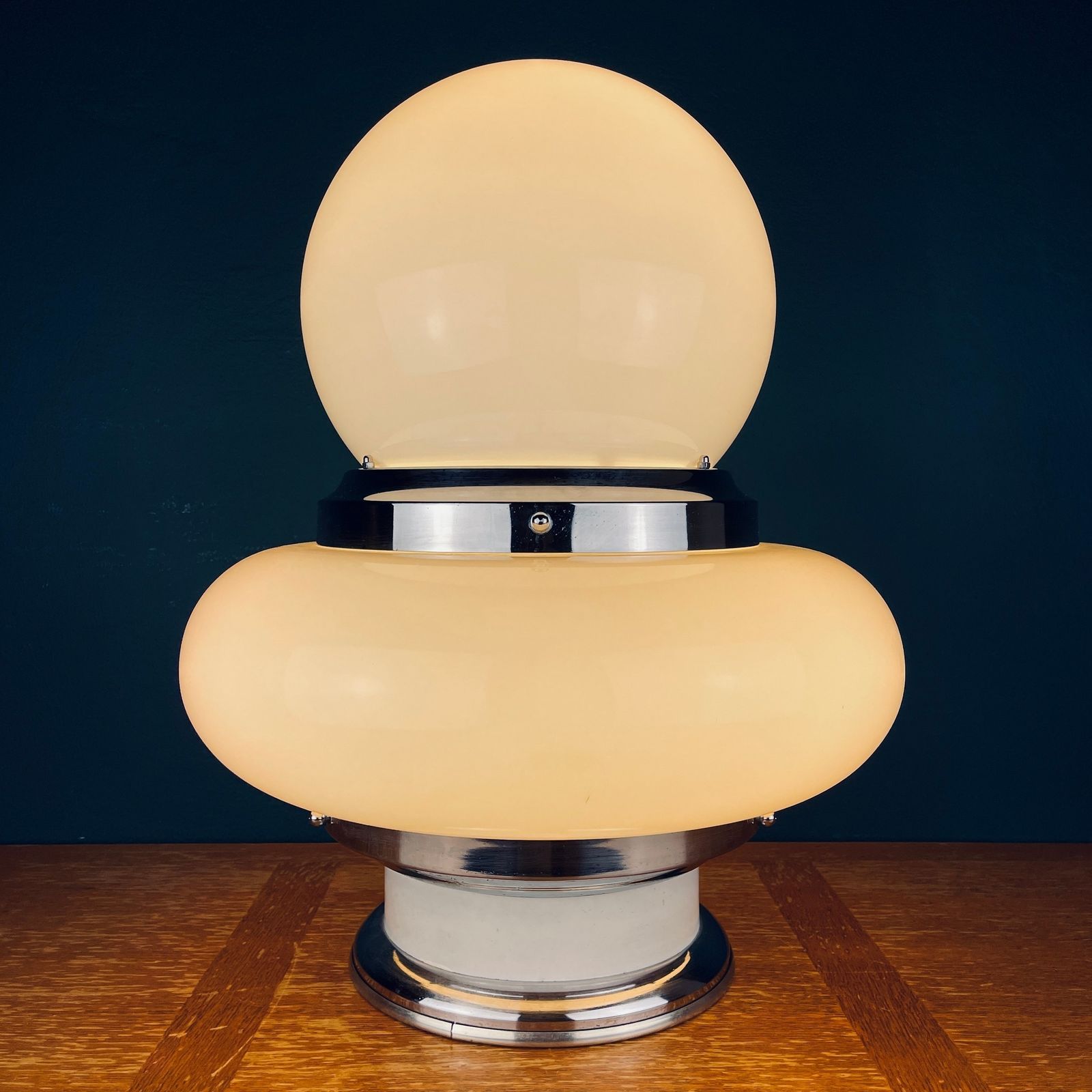 Large White Opaline Glass Table Lamp Ufo Italy 1970s photo vintage