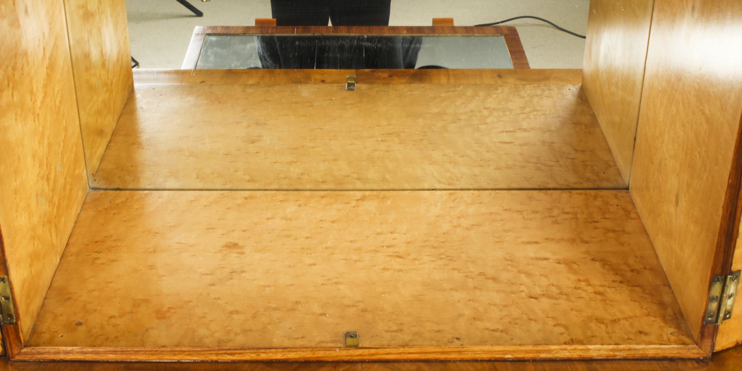 photo vinterior Art Deco Epstein Manner Burr Walnut Cocktail Cabinet Dry Bar C.1920