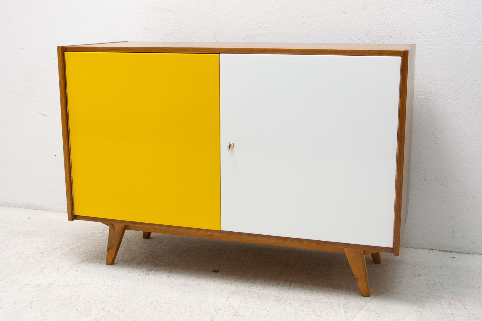 Fully Restored Mid Century Sideboard U 450 By Jiří Jiroutek, 1960´S, Czechoslovakia photo vinterior