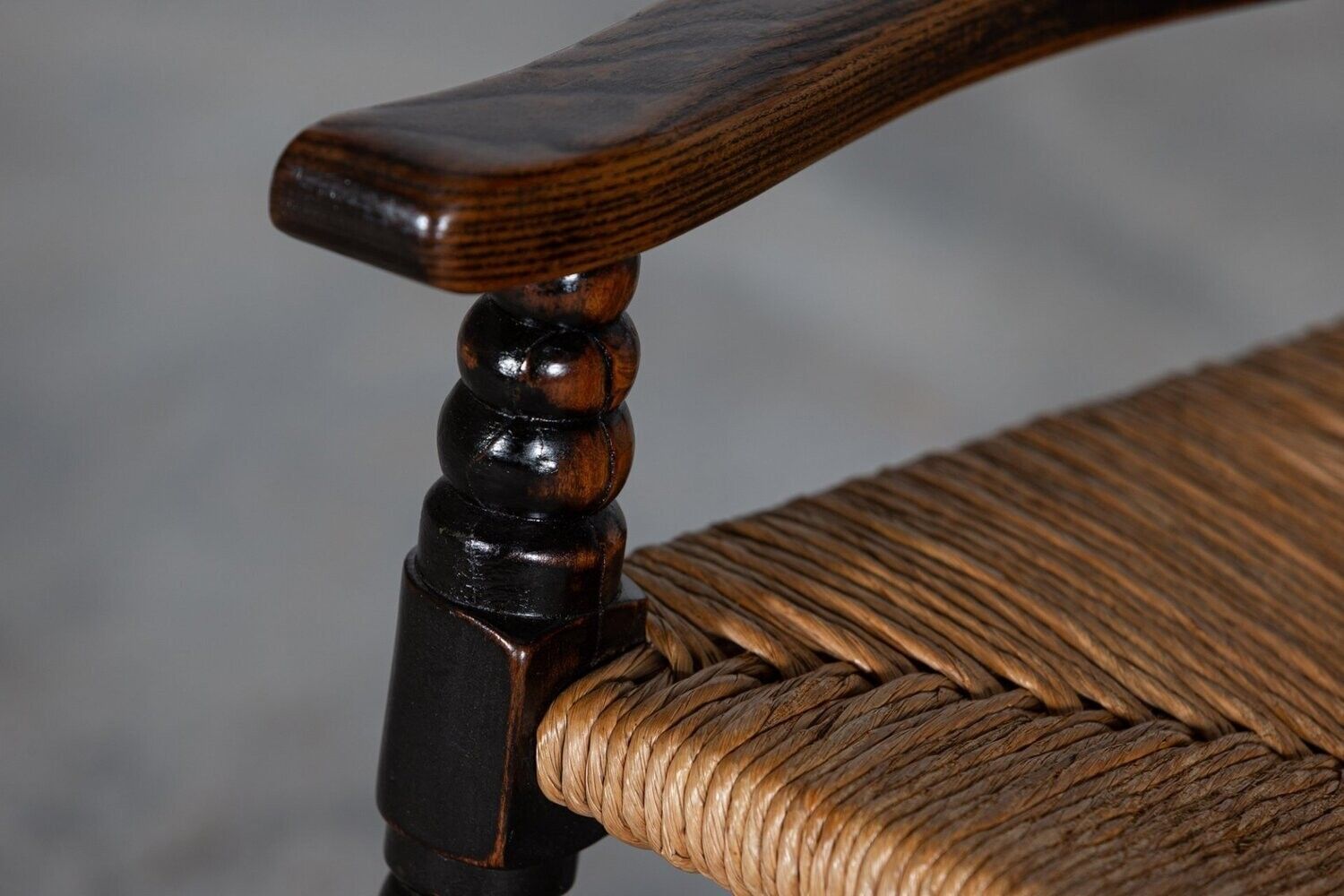 photo vintage Ernest Gimson Style Ash & Elm Bobbin Turned Rocking Chair