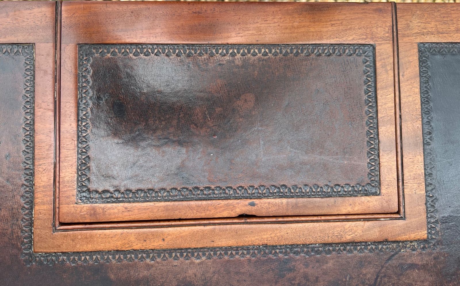 3795.0 Gillows Of Lancaster Chamber Table photo